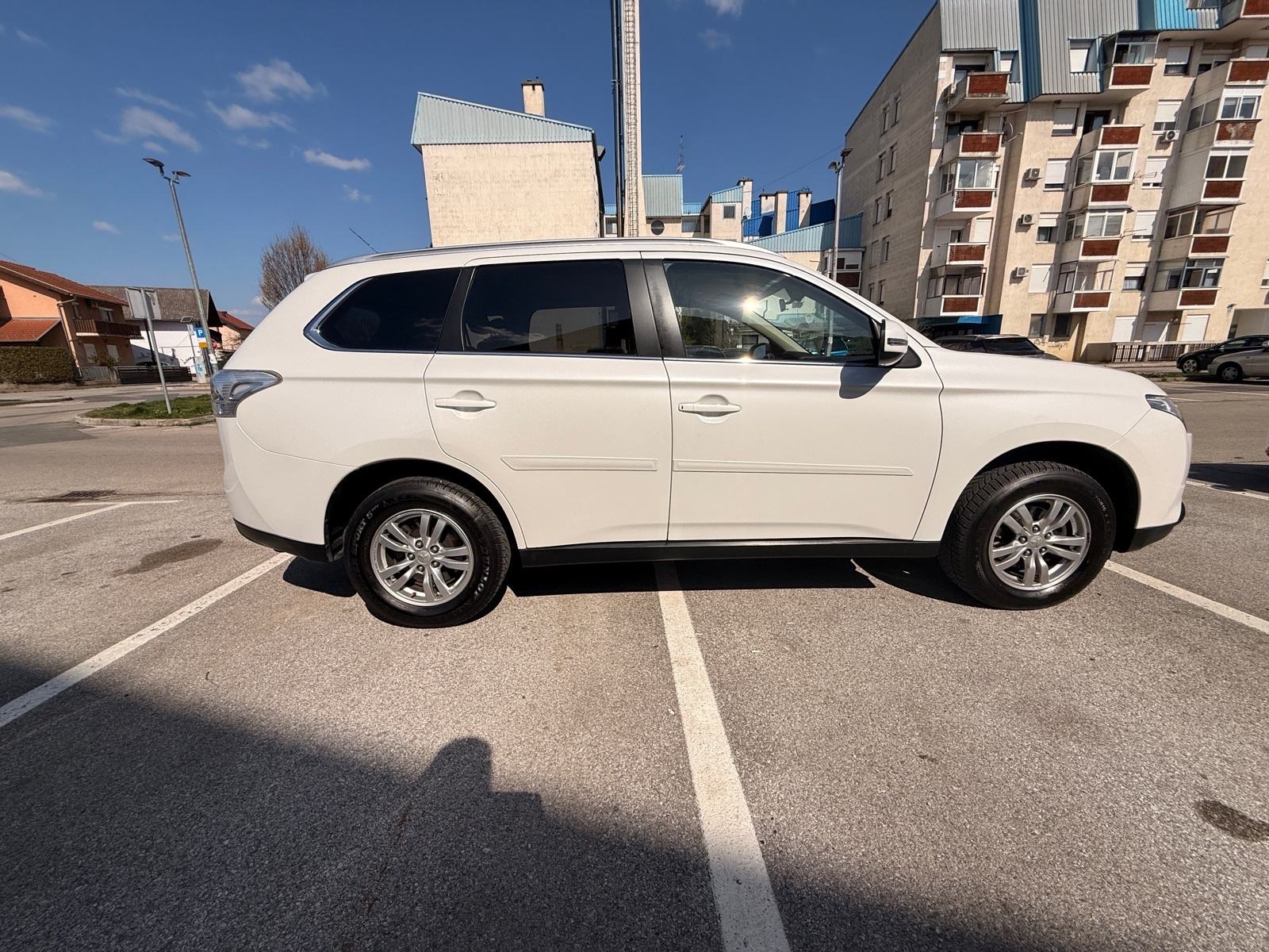 Mitsubishi Outlander 2,2, 7 sjedala, servisiran u ovlaštenom SNIŽENO, fotografija 4