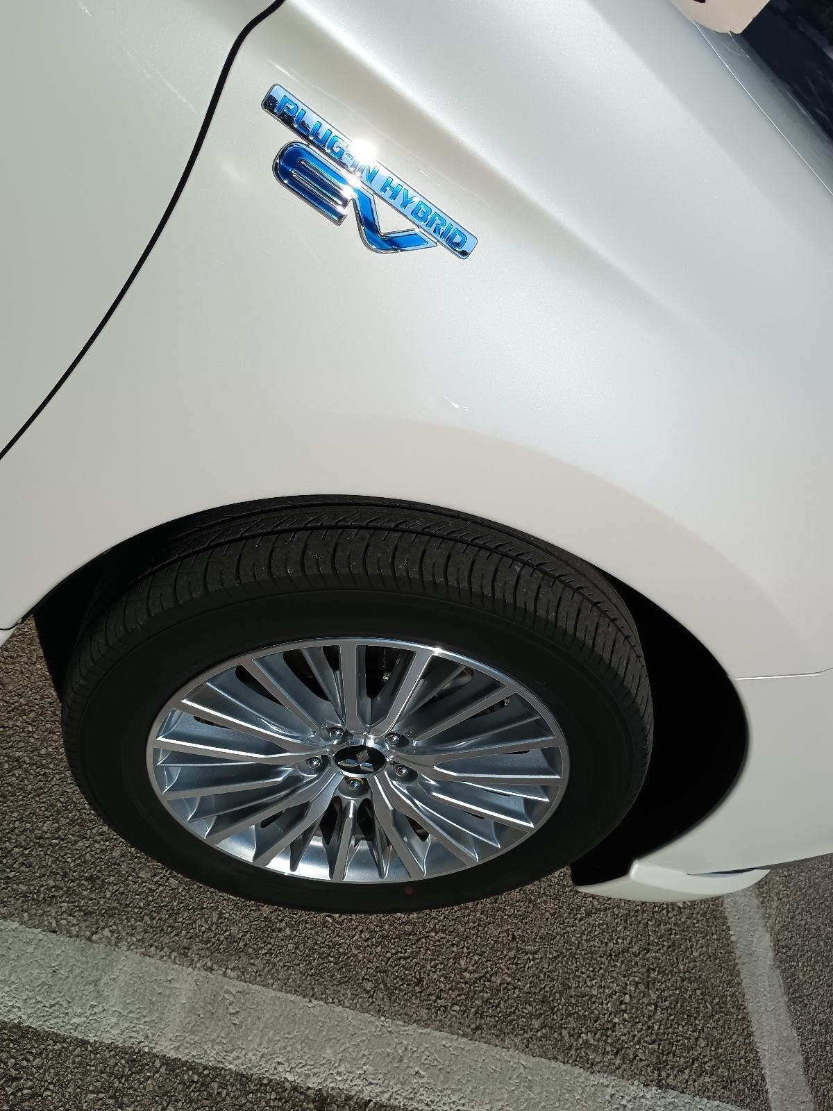Mitsubishi Outlander 2,4 PHEV plug in Hybrid / LED / 2set alu / 225ks, fotografija 13