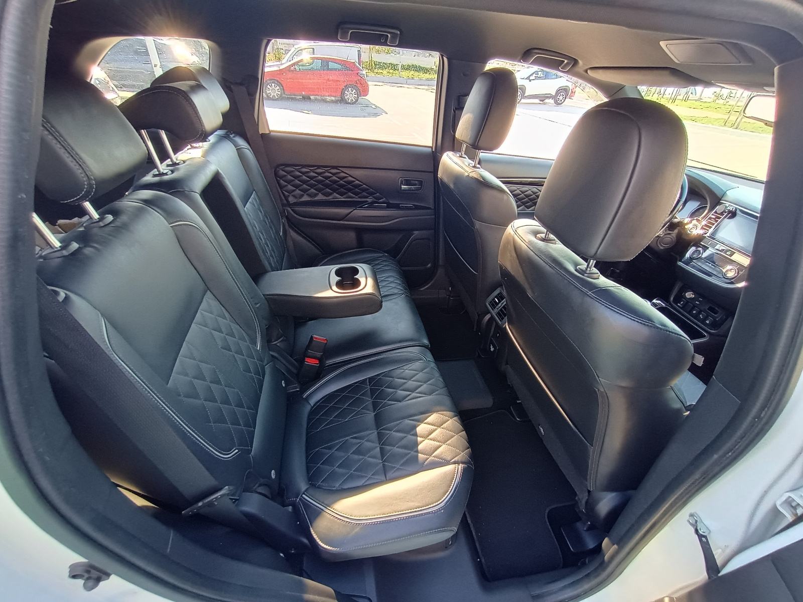 Mitsubishi Outlander 2,4 PHEV plug in Hybrid / LED / 2set alu / 225ks, fotografija 4