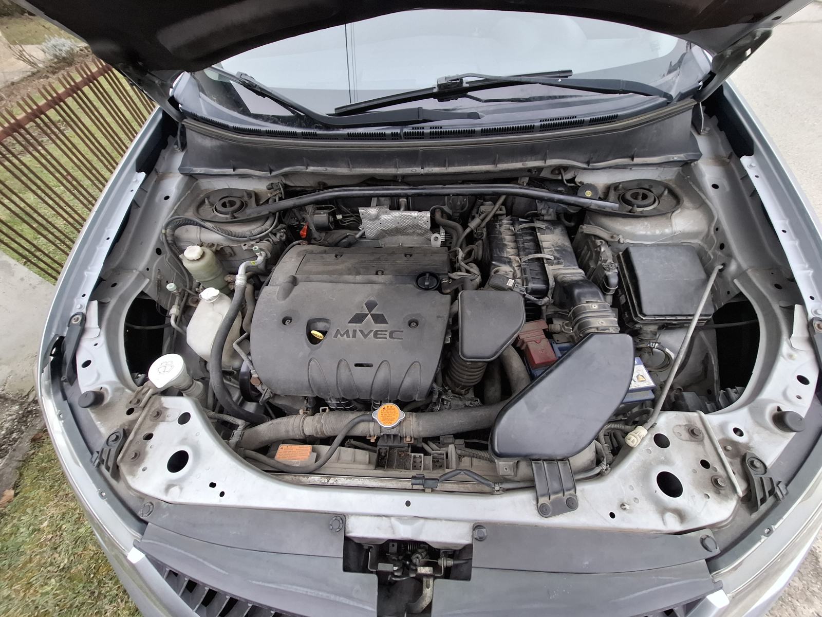 Mitsubishi Outlander 2,4 4wd, ručni mjenjač, fotografija 5