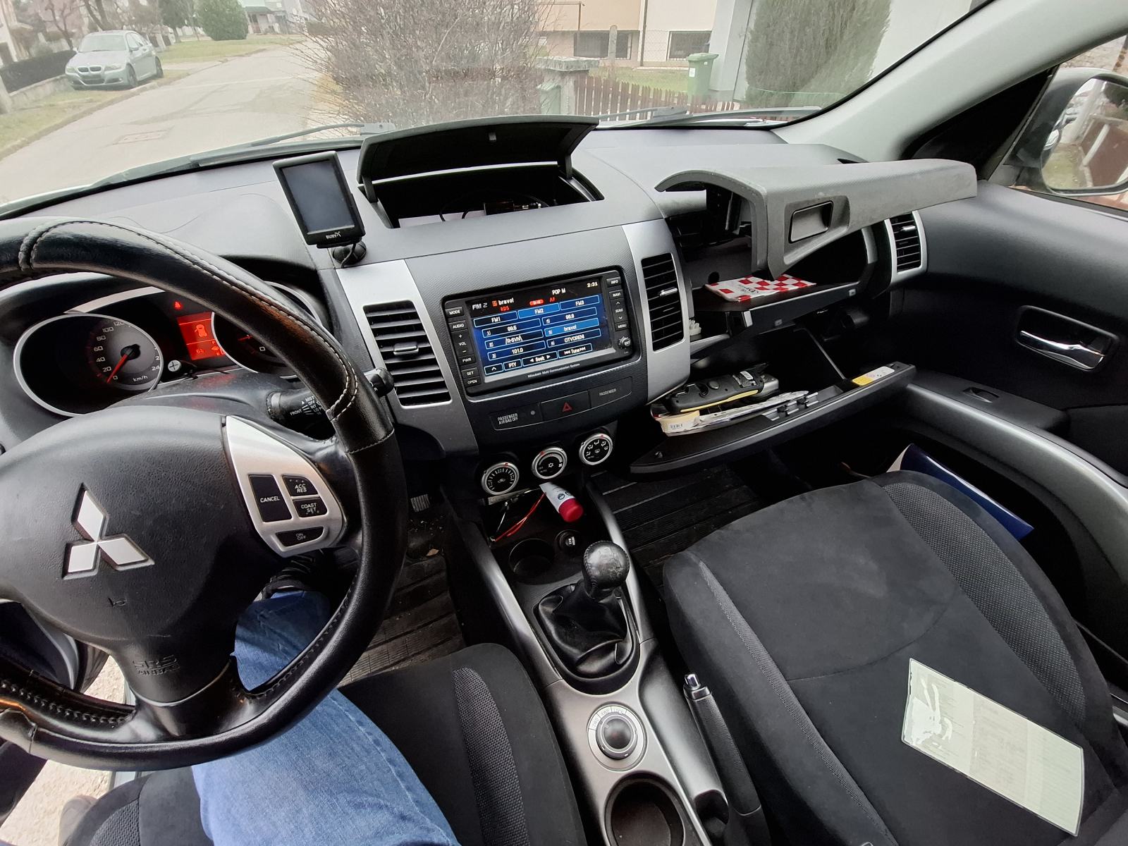 Mitsubishi Outlander 2,4 4wd, ručni mjenjač, fotografija 6