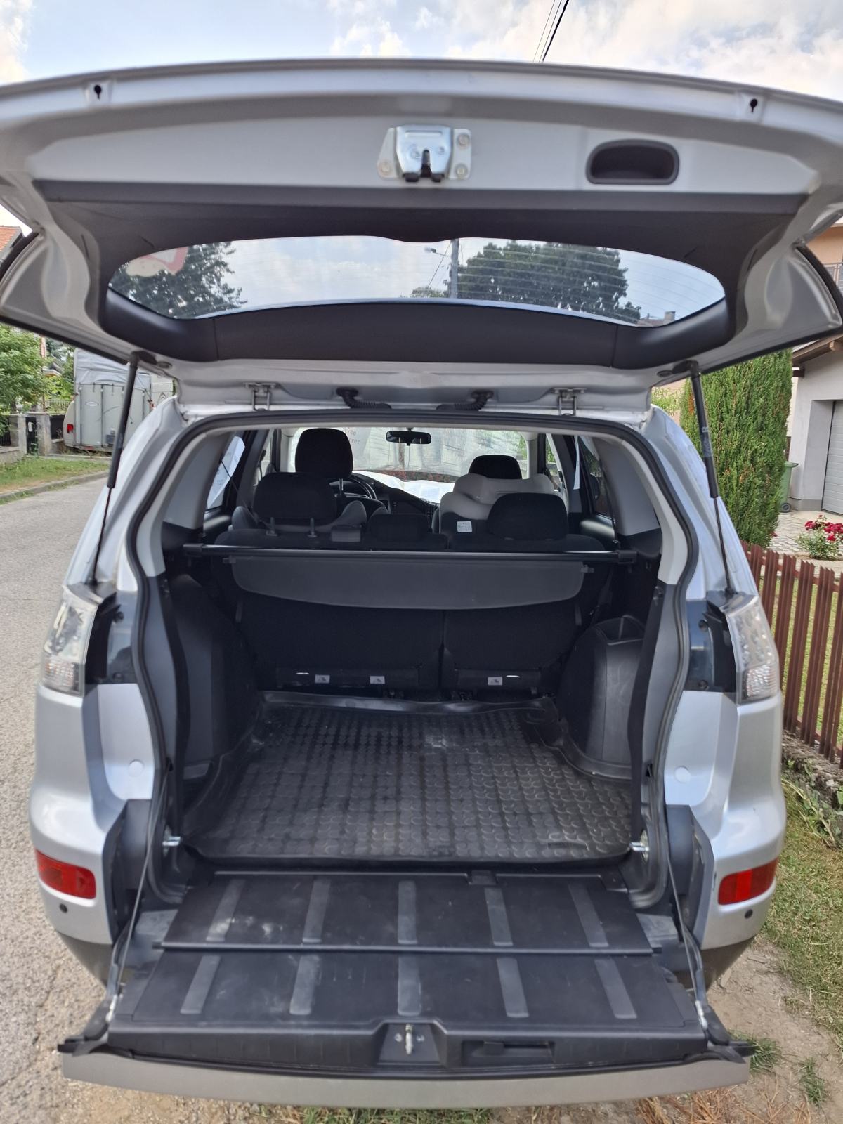 Mitsubishi Outlander 2,4 4wd, ručni mjenjač, fotografija 13