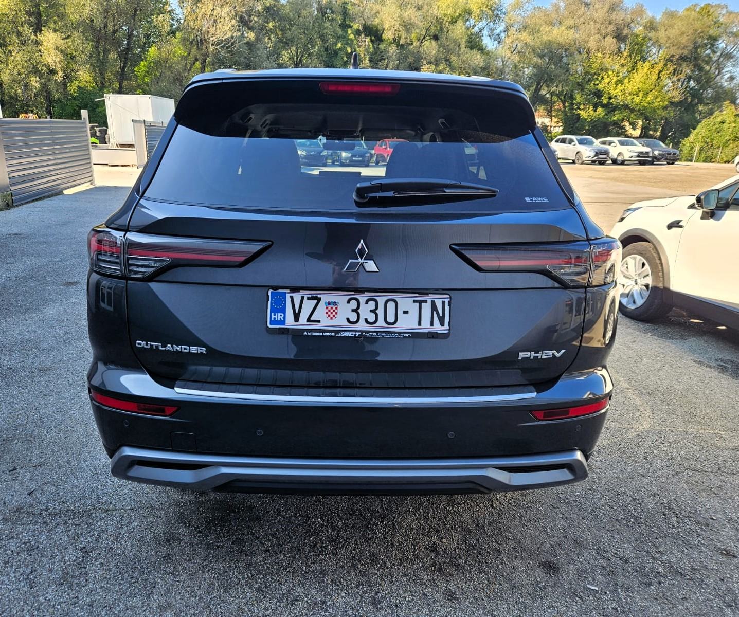 Mitsubishi Outlander PHEV Intense, DEMO VOZILO, fotografija 6