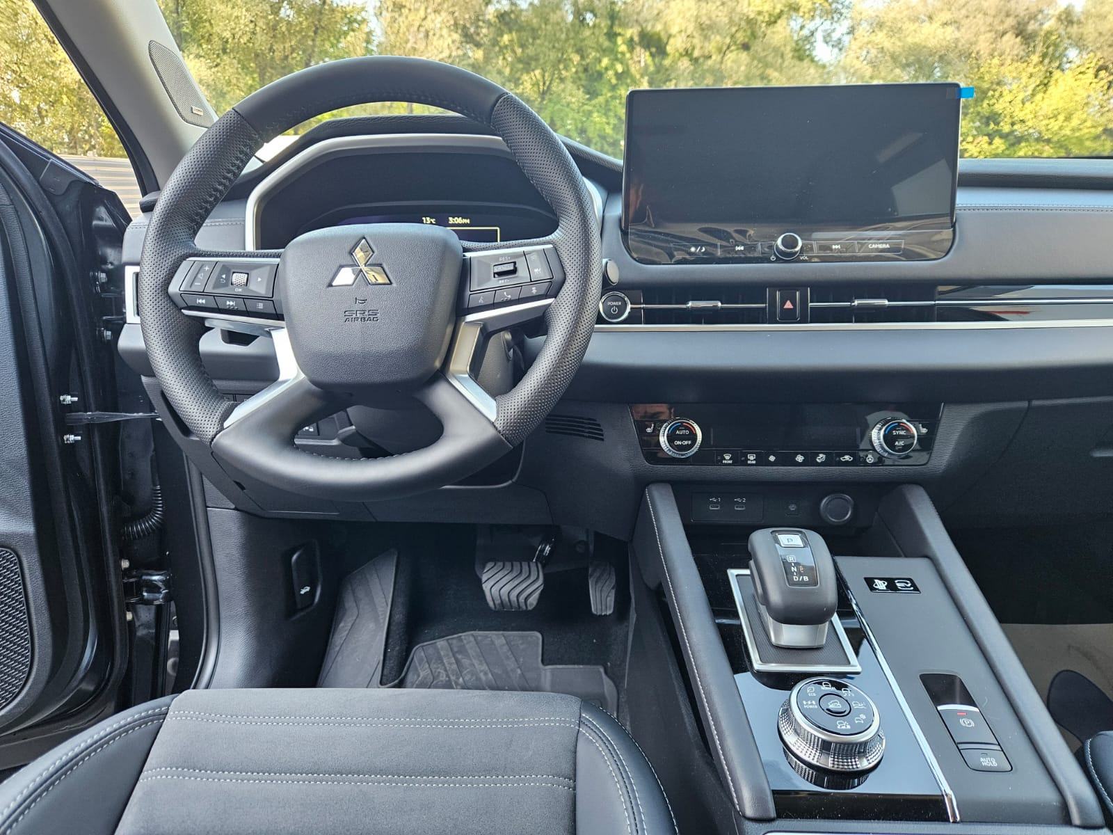 Mitsubishi Outlander PHEV Intense, DEMO VOZILO, fotografija 10