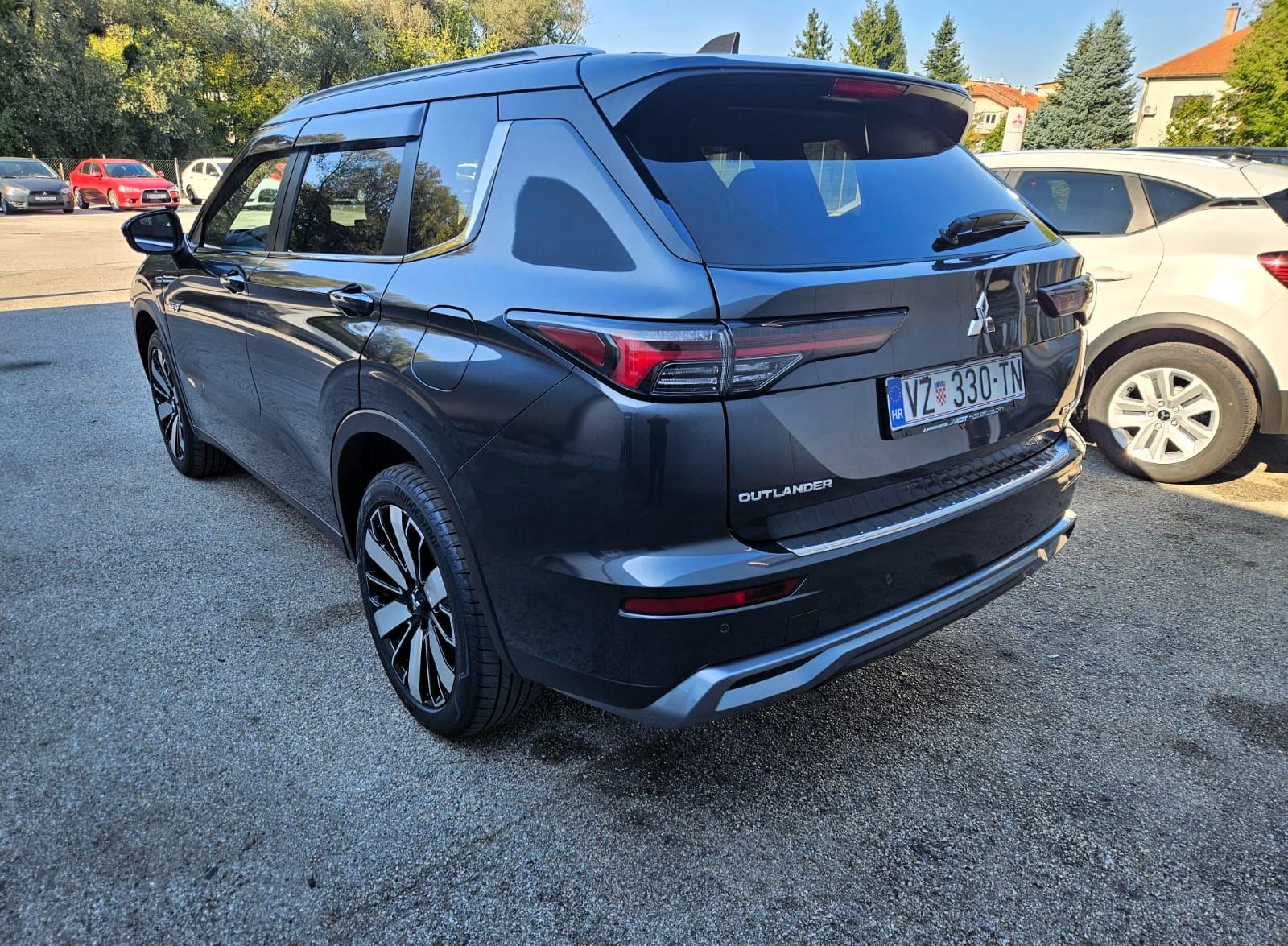 Mitsubishi Outlander PHEV Intense, DEMO VOZILO, fotografija 5