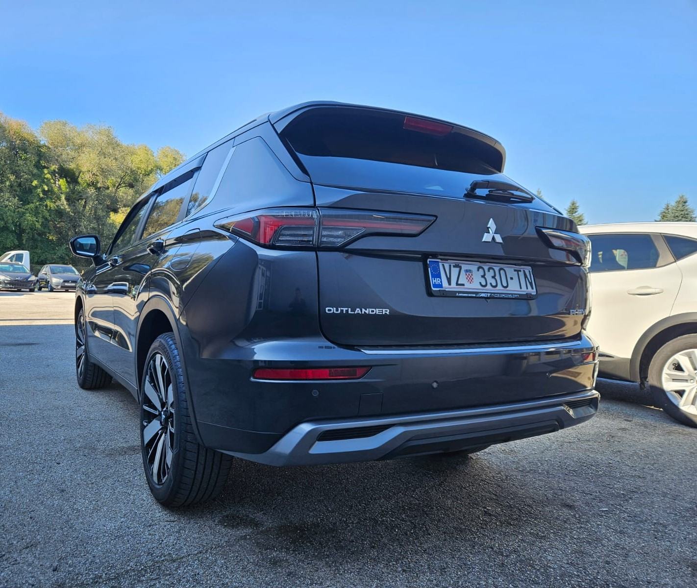 Mitsubishi Outlander PHEV Intense, DEMO VOZILO, fotografija 4