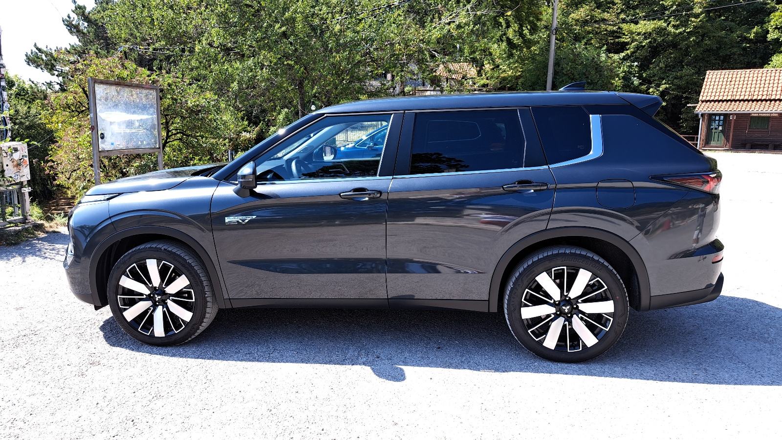 Mitsubishi Outlander PHEV Intense, fotografija 7