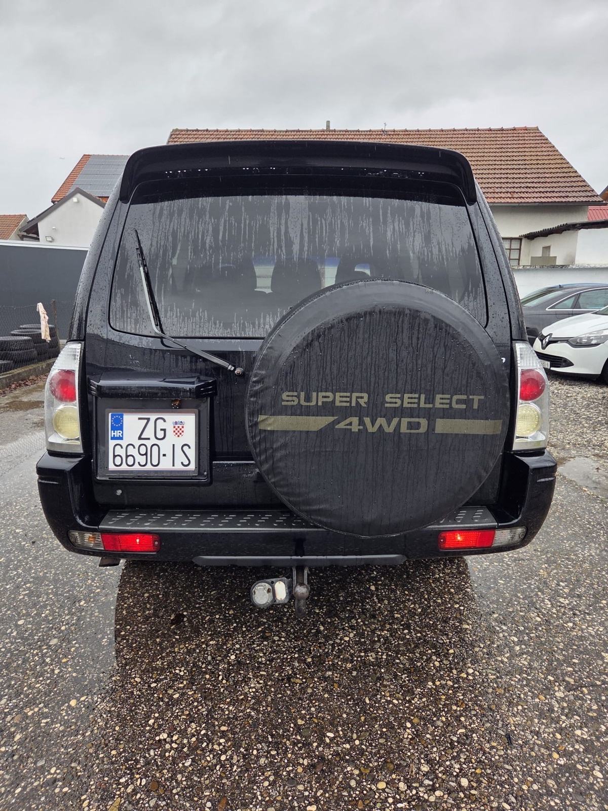 Mitsubishi Pajero 3,2 DID GLS automatik, fotografija 3