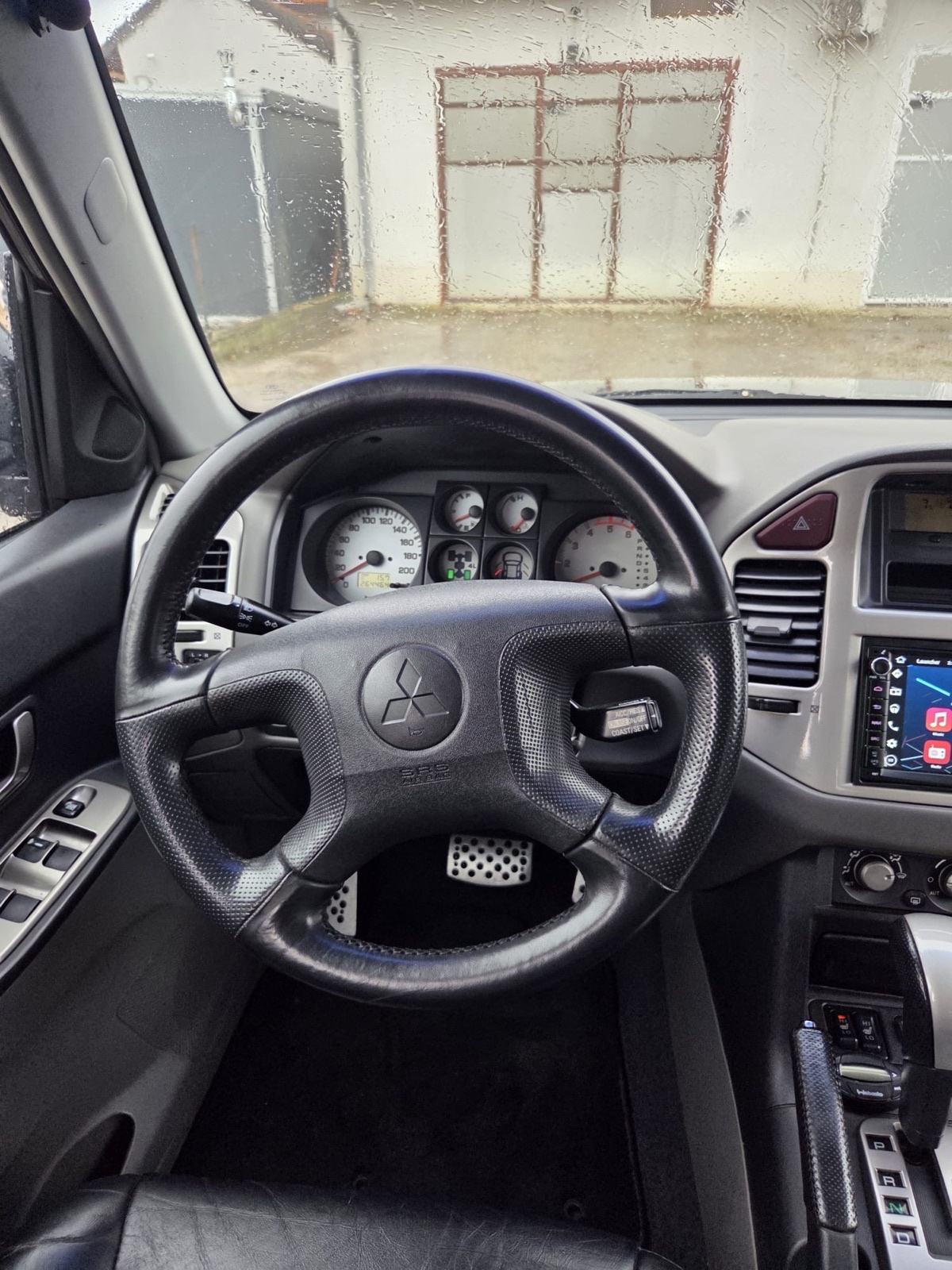Mitsubishi Pajero 3,2 DID GLS automatik, fotografija 7