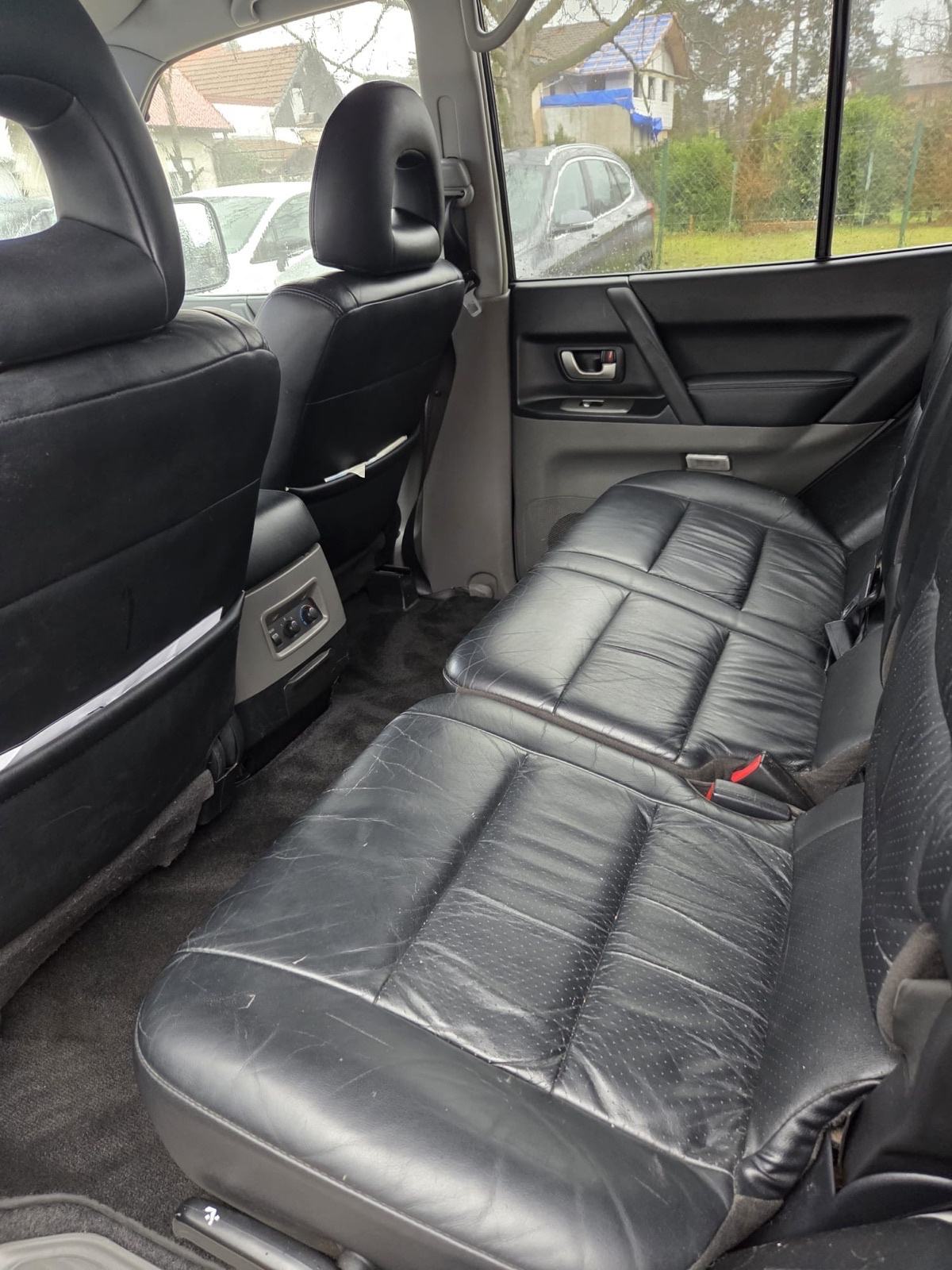 Mitsubishi Pajero 3,2 DID GLS automatik, fotografija 8