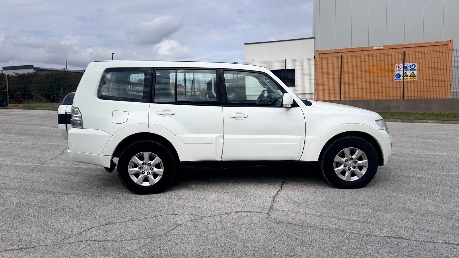 Mitsubishi Pajero 3,2 DID, fotografija 7