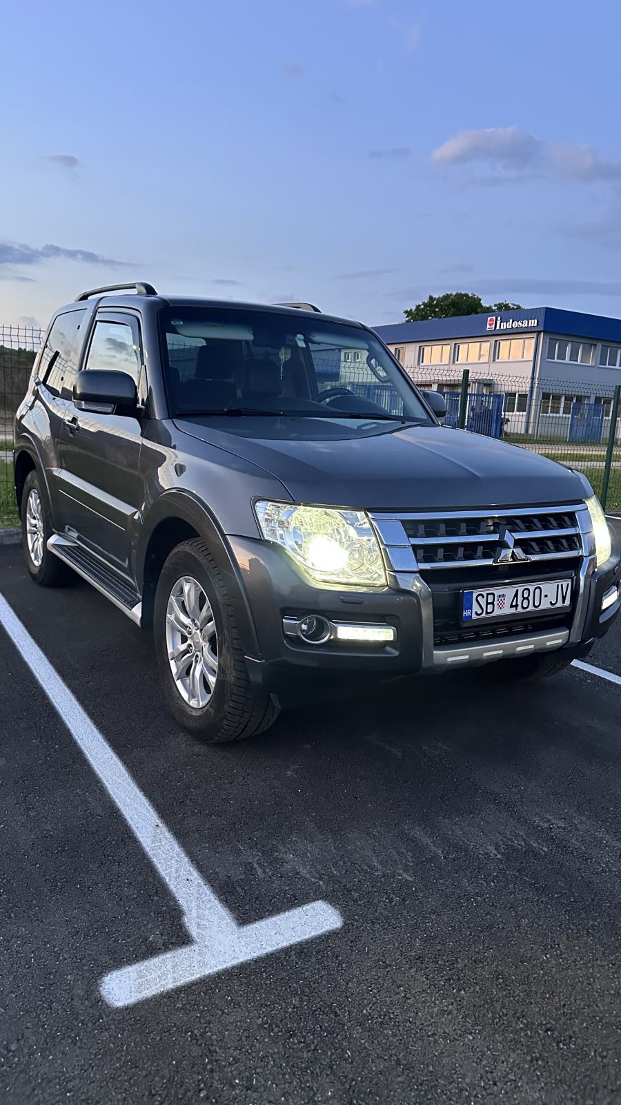 Mitsubishi Pajero 3,2 DID, fotografija 1