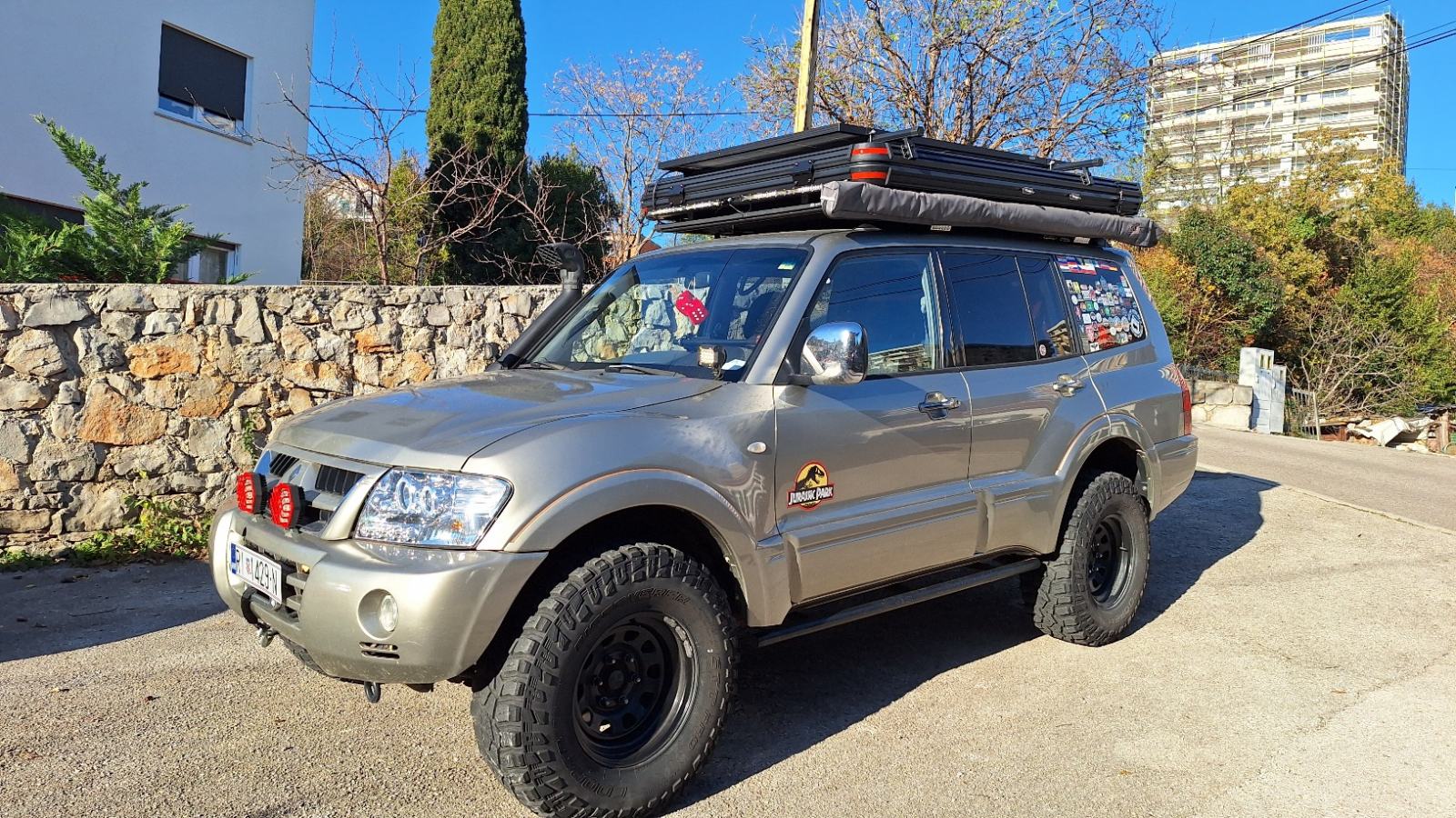 Mitsubishi Pajero 3.2 did, overland, krovni šator, fotografija 2