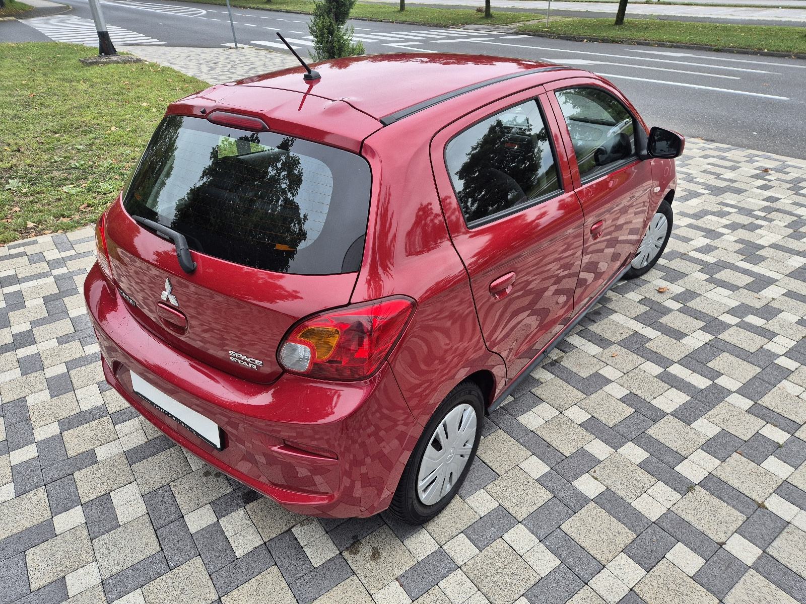 Mitsubishi Space Star 1,0 **INTENSE**KLIMA**SERVISNA**REG 1 GOD**, fotografija 9