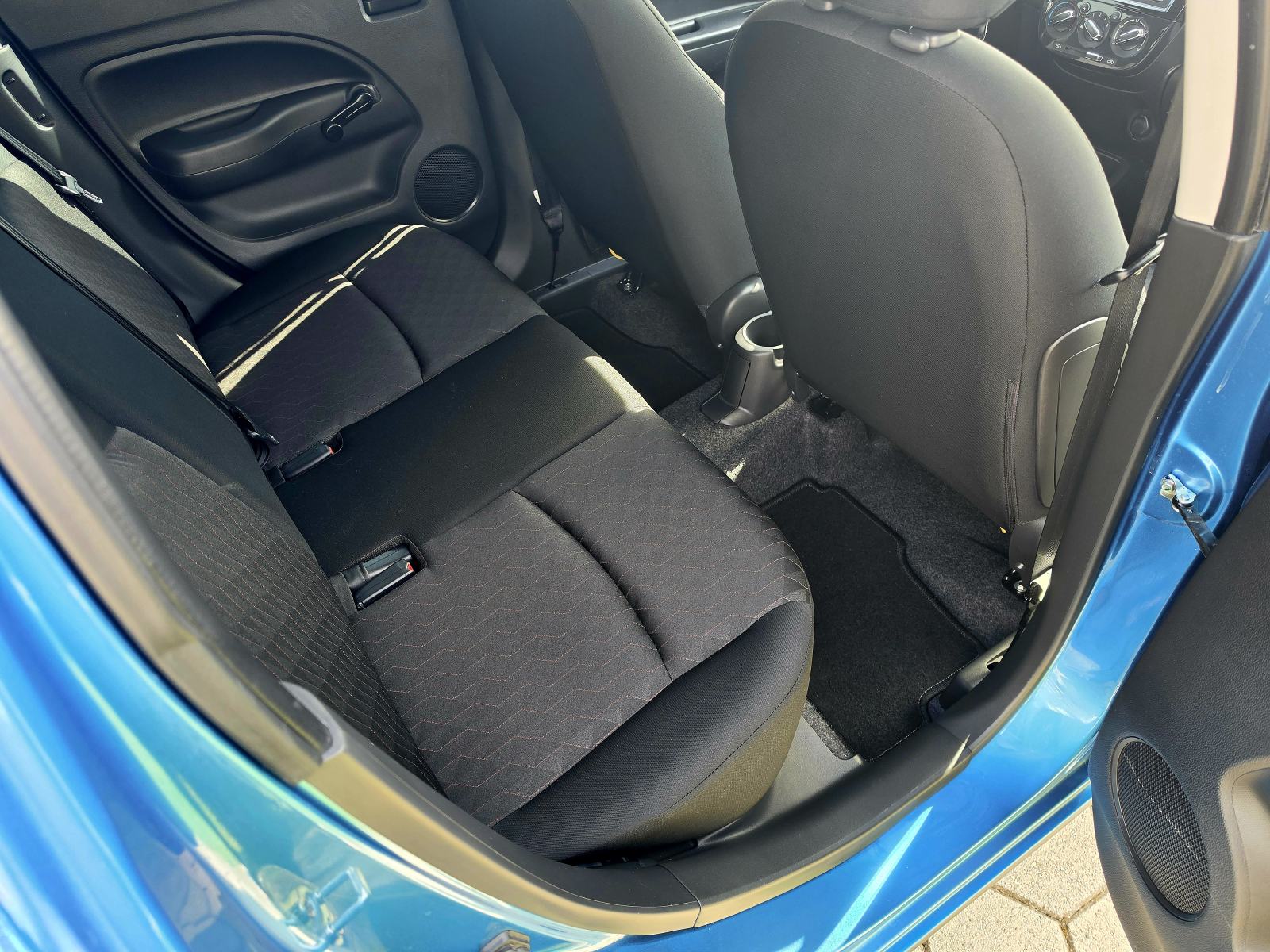 Mitsubishi Space Star 1.2,,BENZIN, ODLIČAN,,15974KM, fotografija 14