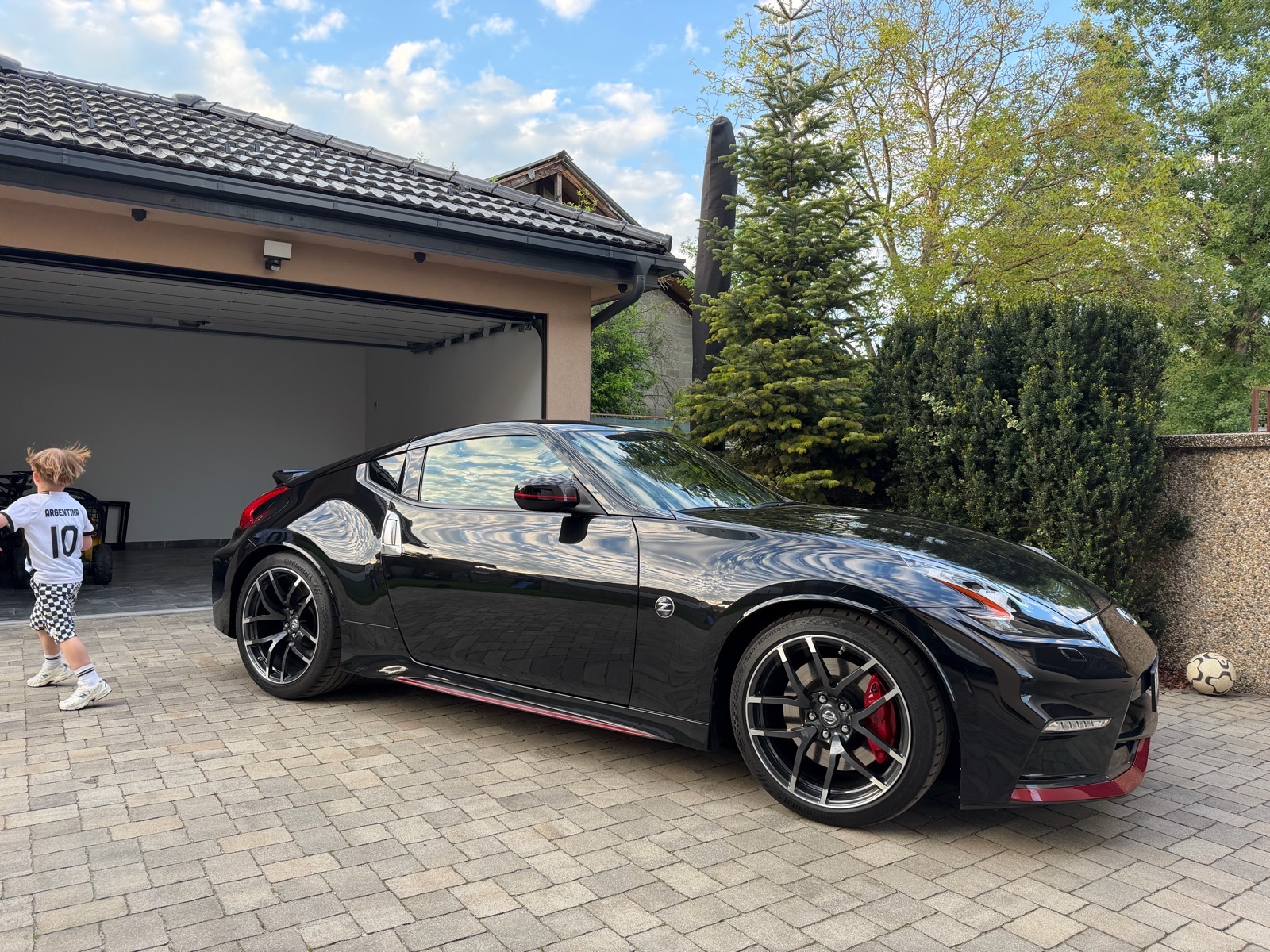 Nissan 370Z Nismo automatik, pogled izvana - slika 3