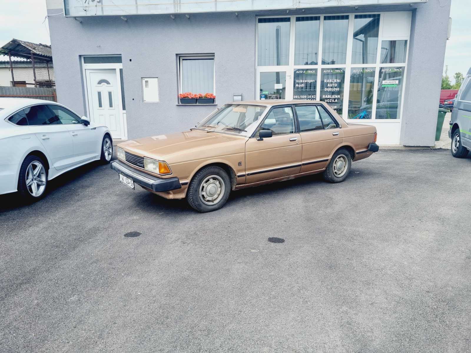Nissan Bluebird Datsun 1982., pogled izvana - slika 1