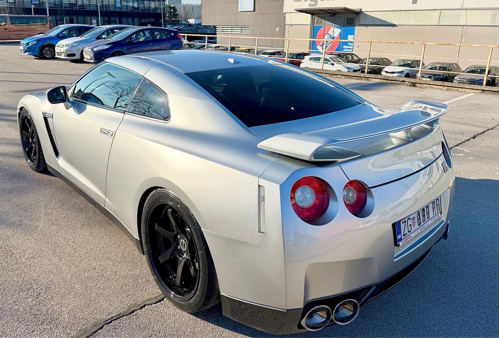 Nissan GT-R, pogled izvana - slika 1