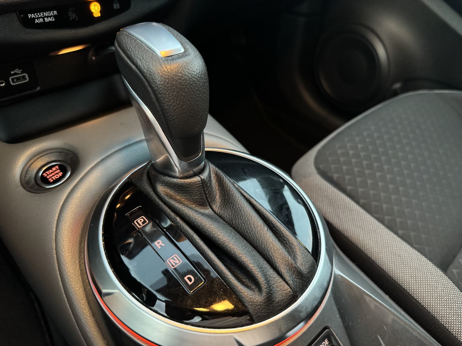 Nissan Juke 1,0 DIG-T - Automatik -105 000 km -1. Vlasnik NIJE UVOZ, fotografija 10