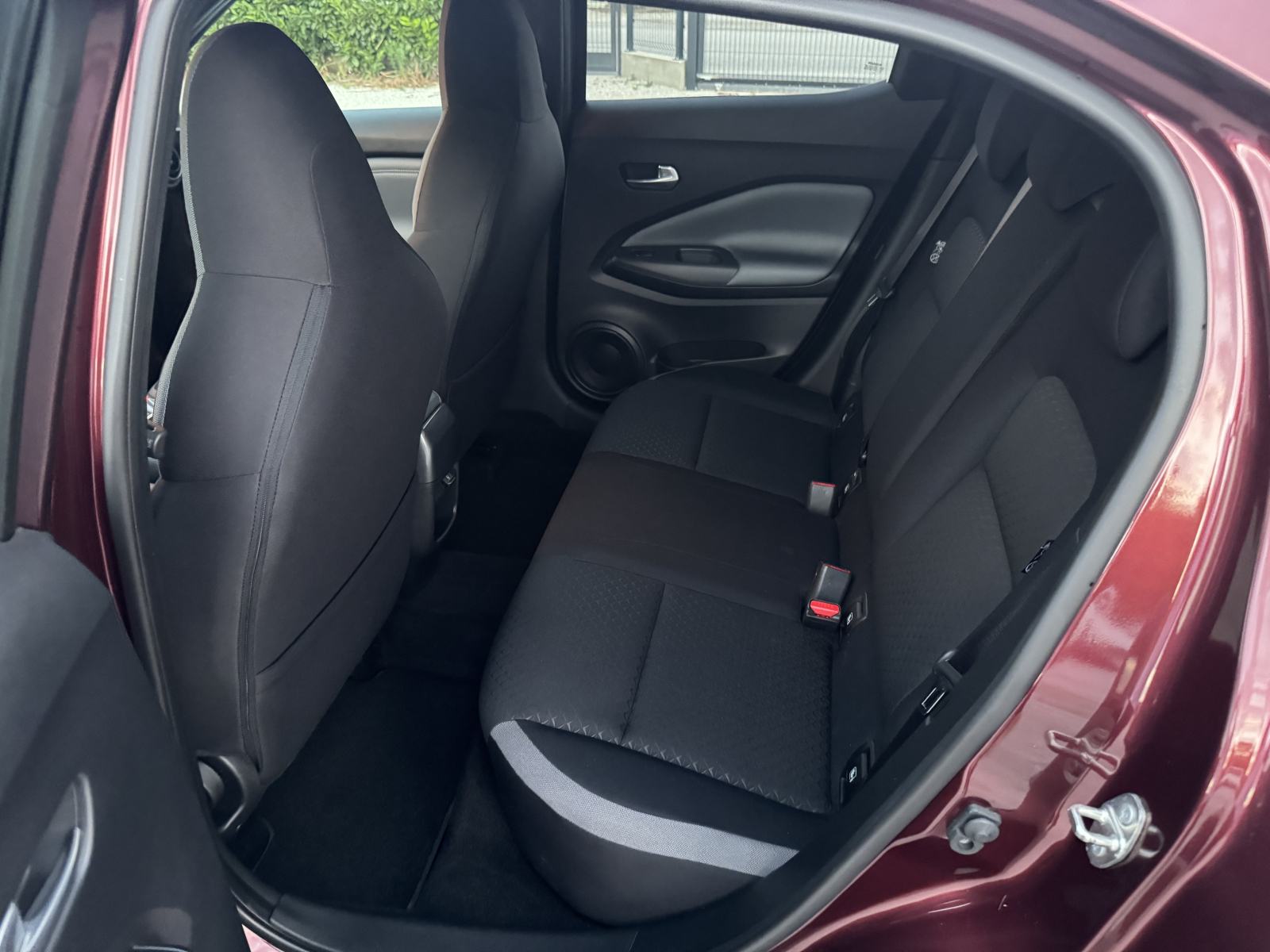 Nissan Juke 1,0 DIG-T - Automatik -105 000 km -1. Vlasnik NIJE UVOZ, fotografija 18