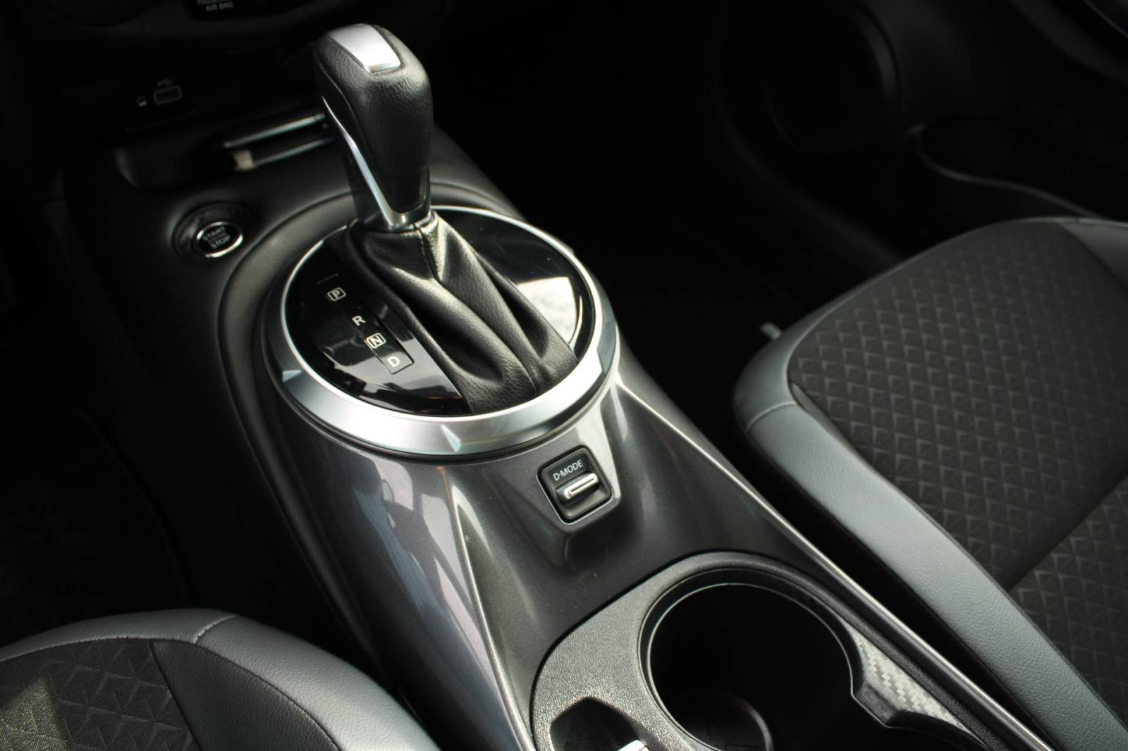Nissan Juke 1.0 DIG-T AUTOMATIK N-Connecta *KAMERA*, fotografija 17