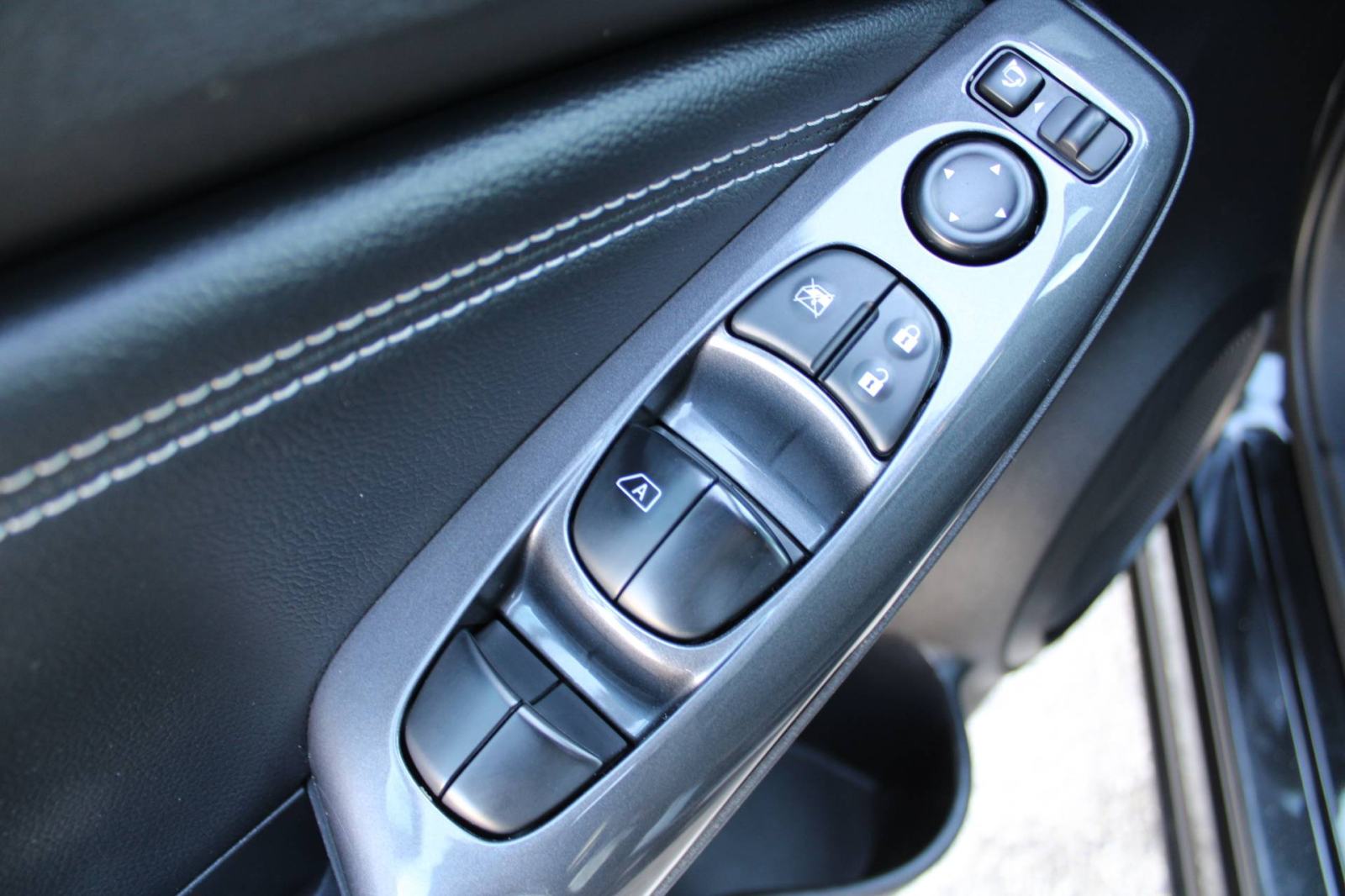 Nissan Juke 1.0 DIG-T AUTOMATIK N-Connecta *KAMERA*, fotografija 15