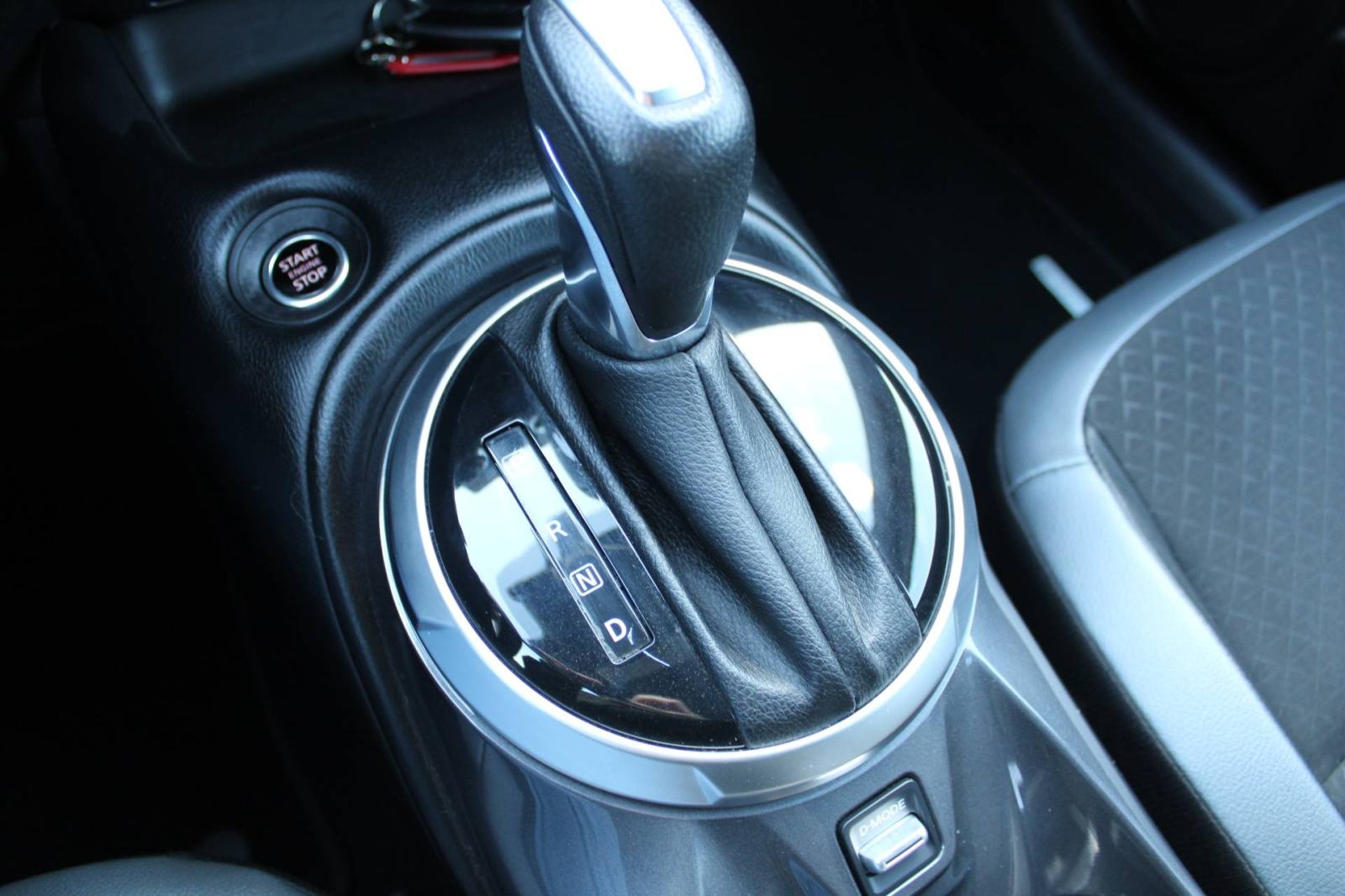 Nissan Juke 1.0 DIG-T AUTOMATIK N-Connecta *KAMERA*, fotografija 18