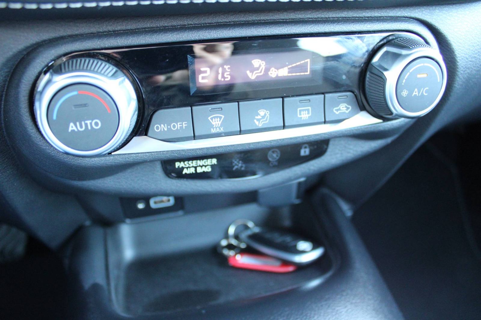 Nissan Juke 1.0 DIG-T AUTOMATIK N-Connecta *KAMERA*, fotografija 19