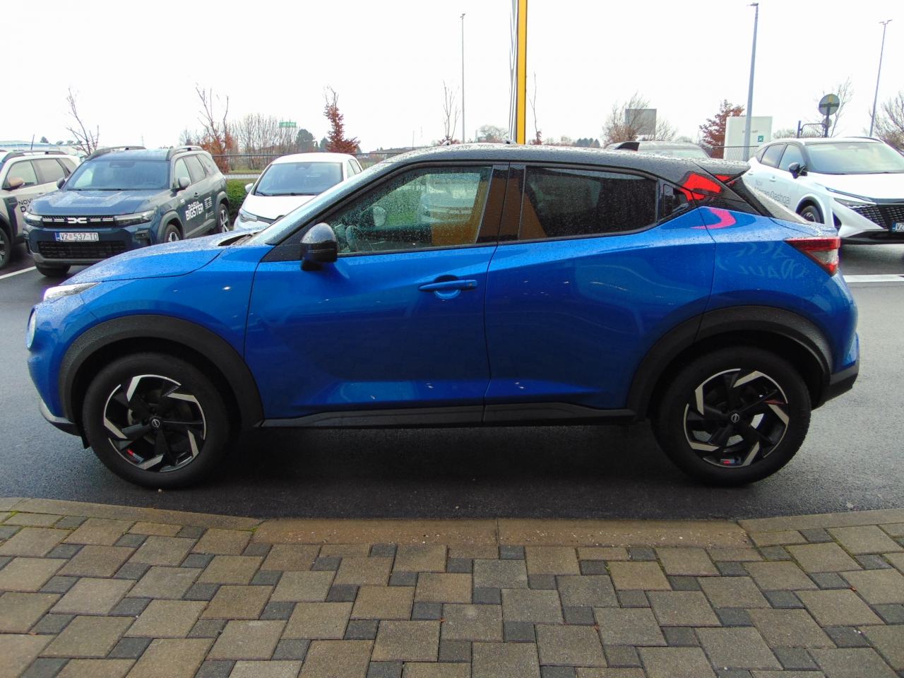 Nissan Juke 1,0 DIG-T N-Connecta, fotografija 7
