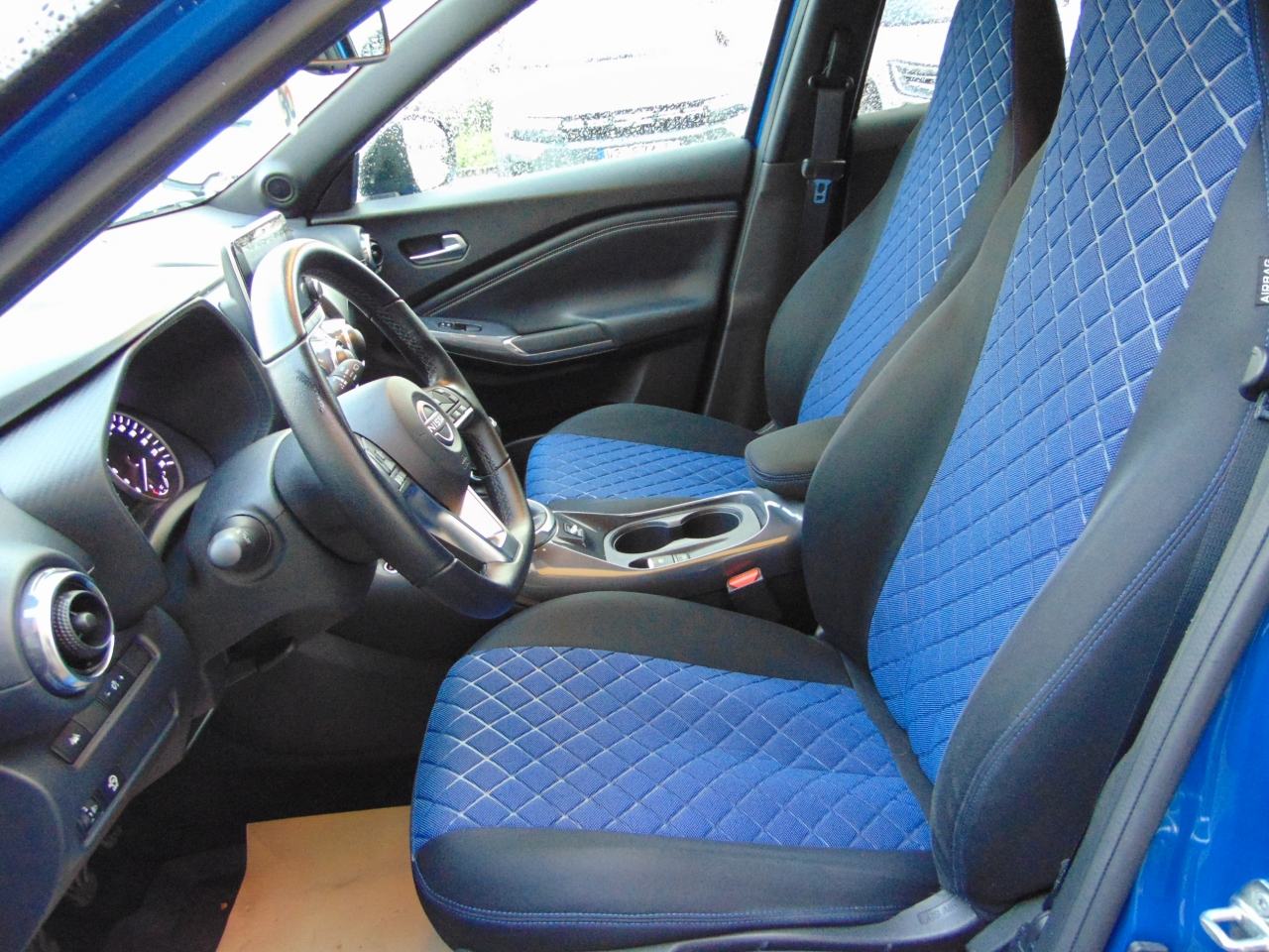 Nissan Juke 1,0 DIG-T N-Connecta, fotografija 11
