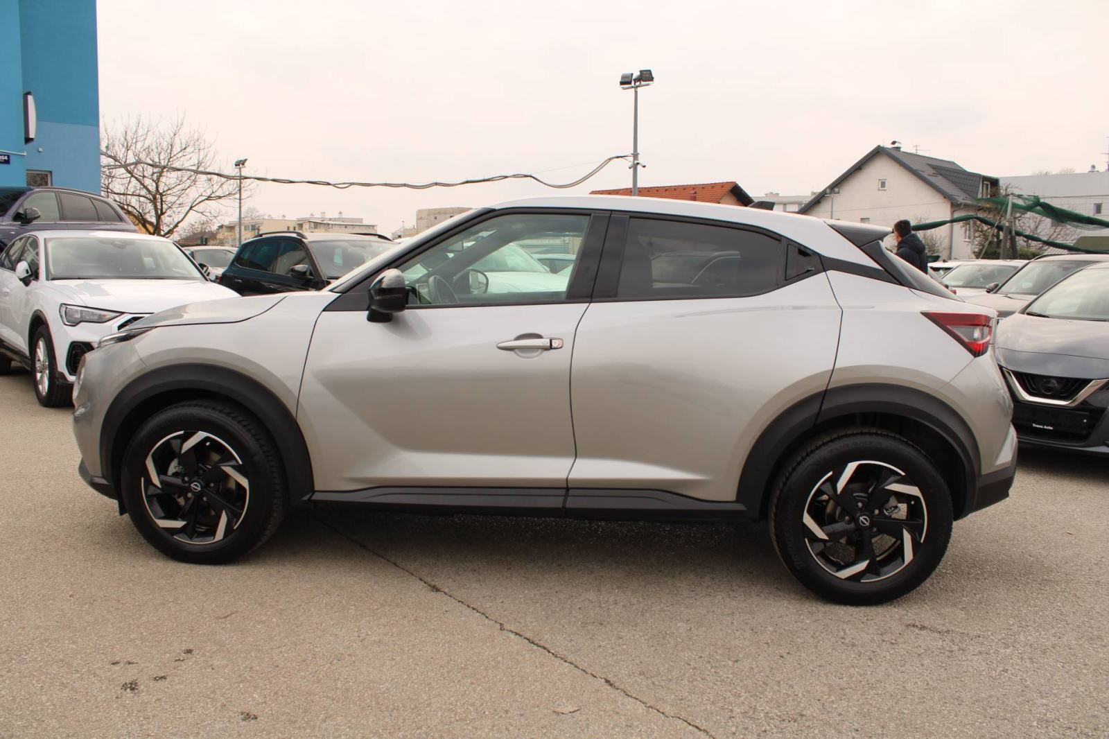 Nissan Juke 1.0 DIG-T AUTOMATIK N-Connecta, fotografija 8