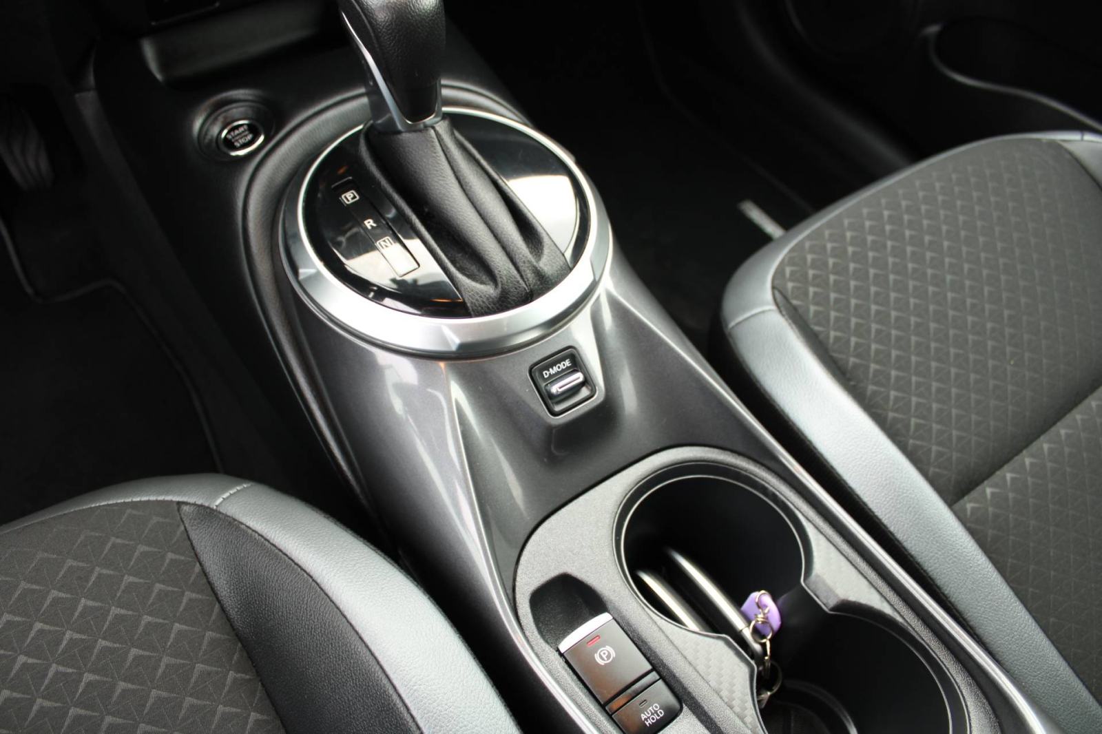 Nissan Juke 1.0 DIG-T AUTOMATIK N-Connecta, fotografija 17