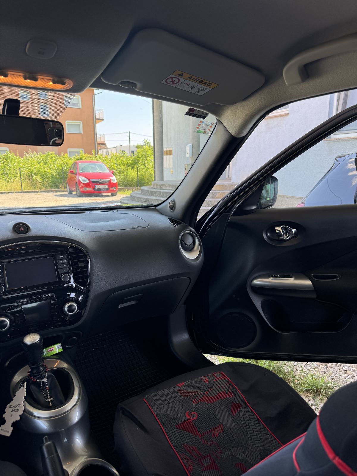 Nissan Juke 1.2, 2017. god. - Registracija do 01/27, fotografija 11