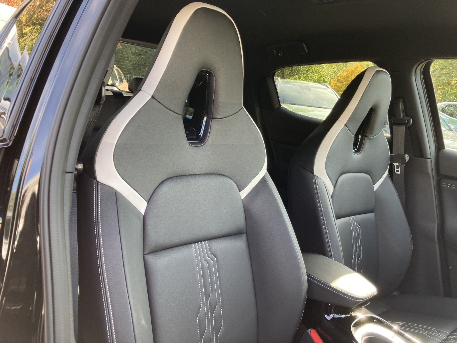 Nissan Juke 1.6 (143 KS) Hybrid Premiere Edition ACC-TEMPOMAT 2022, fotografija 14