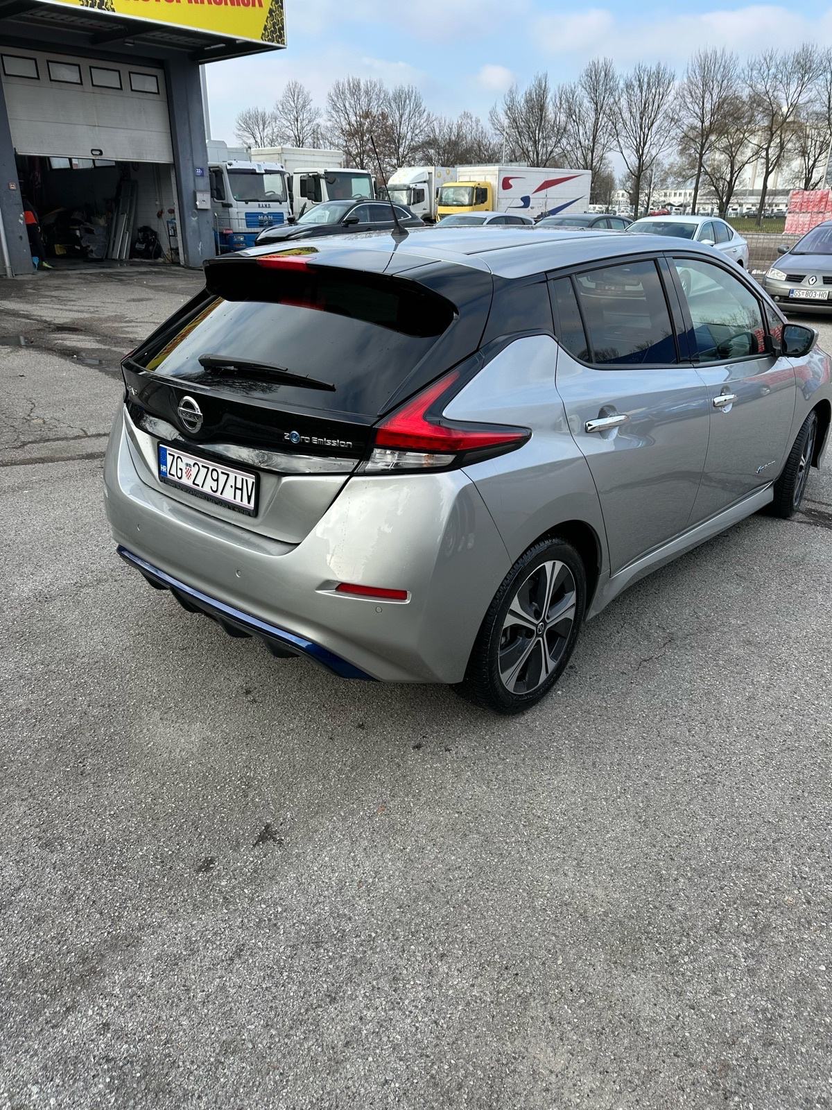 Nissan Leaf 40 kWh automatik, fotografija 2