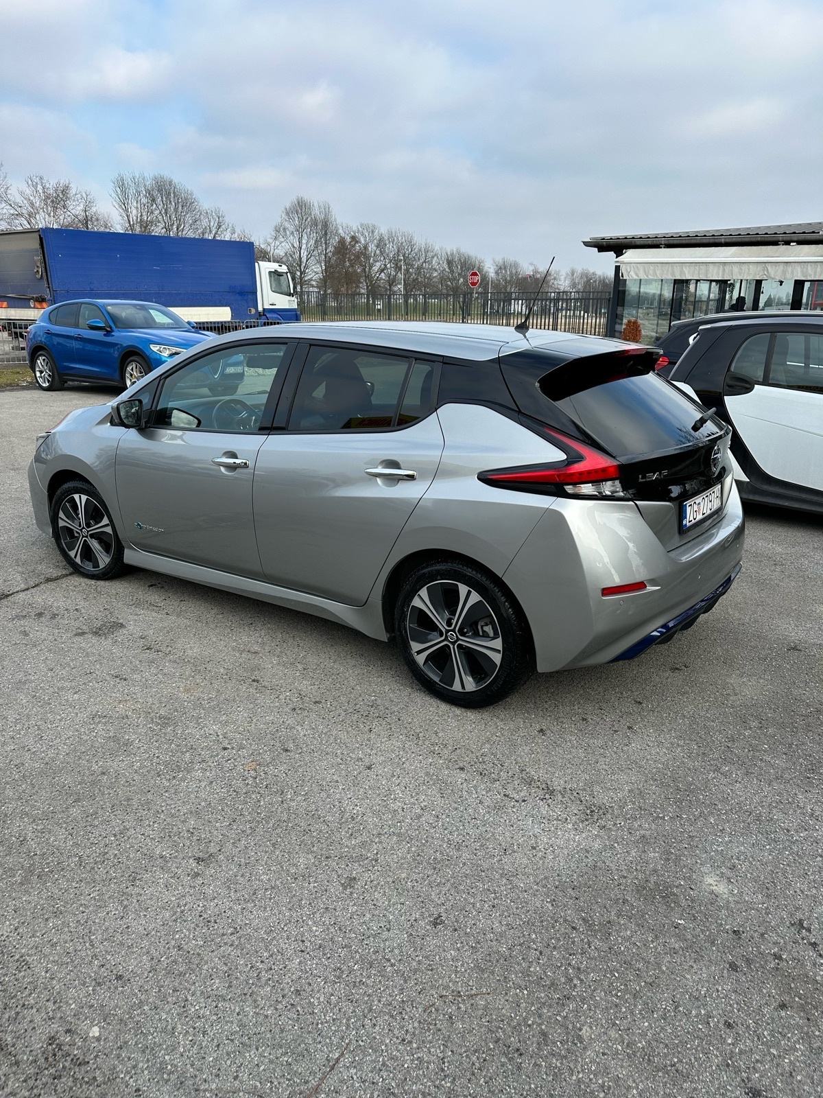Nissan Leaf 40 kWh automatik, fotografija 4