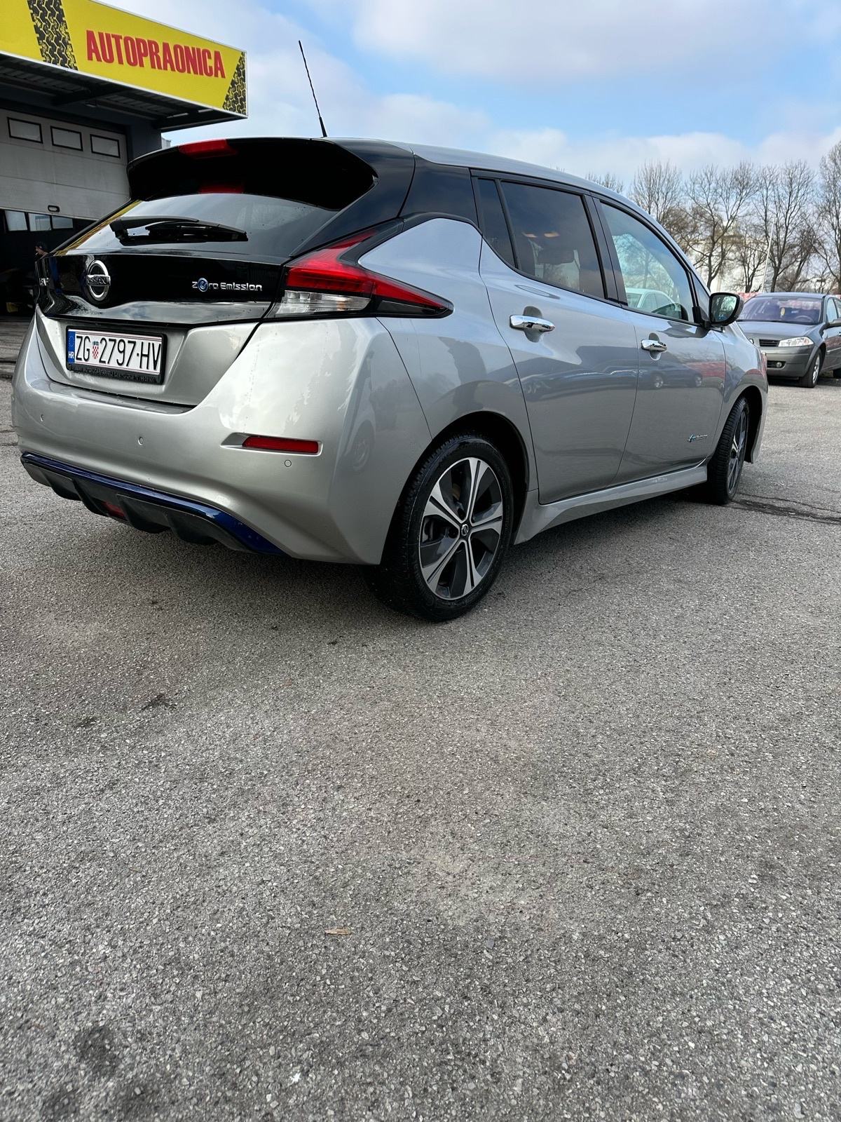 Nissan Leaf 40 kWh automatik, fotografija 6