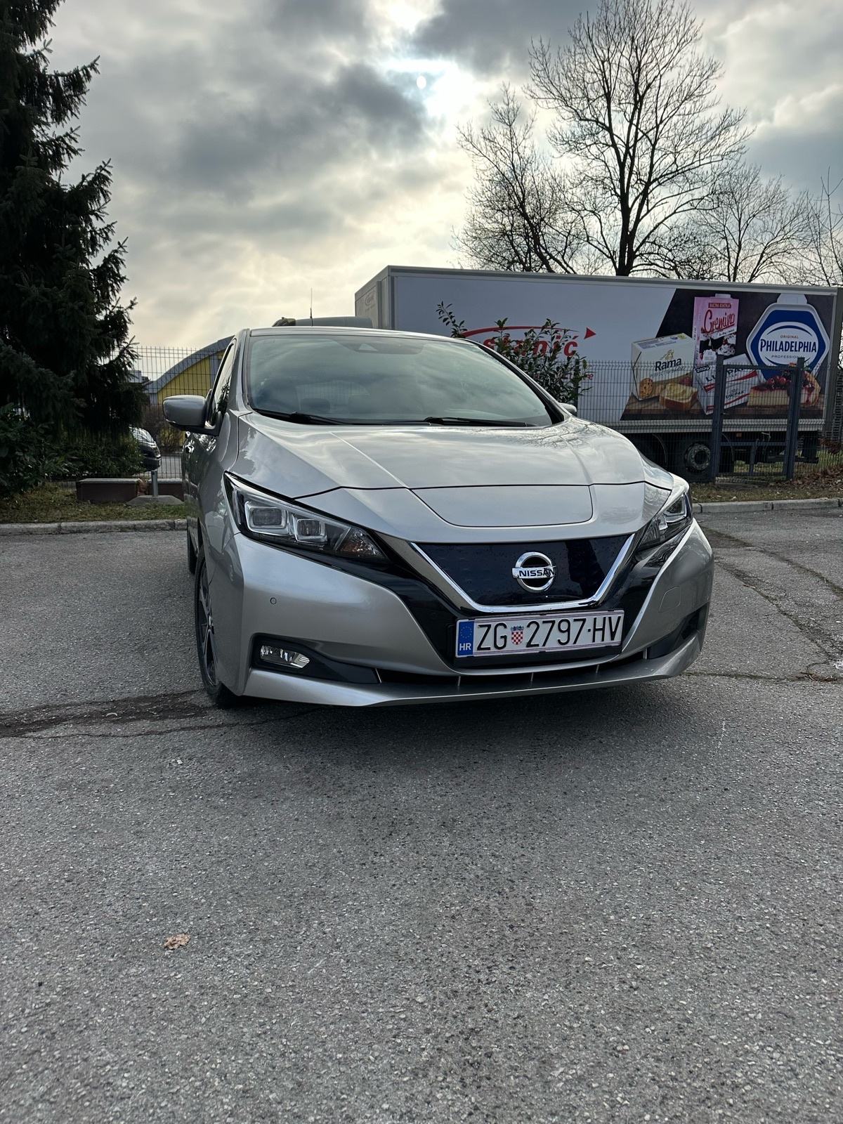 Nissan Leaf 40 kWh automatik, fotografija 7