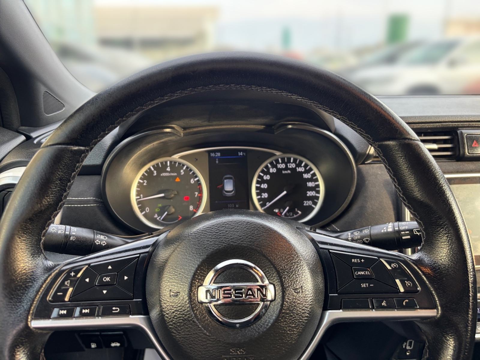 Nissan Micra 1.0 N-SPORT, fotografija 16
