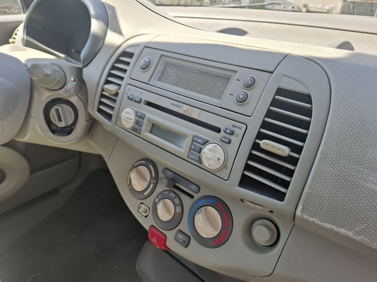 Nissan Micra 1,4 benzin..05.sa klimom 899.00e FIXNO, fotografija 5