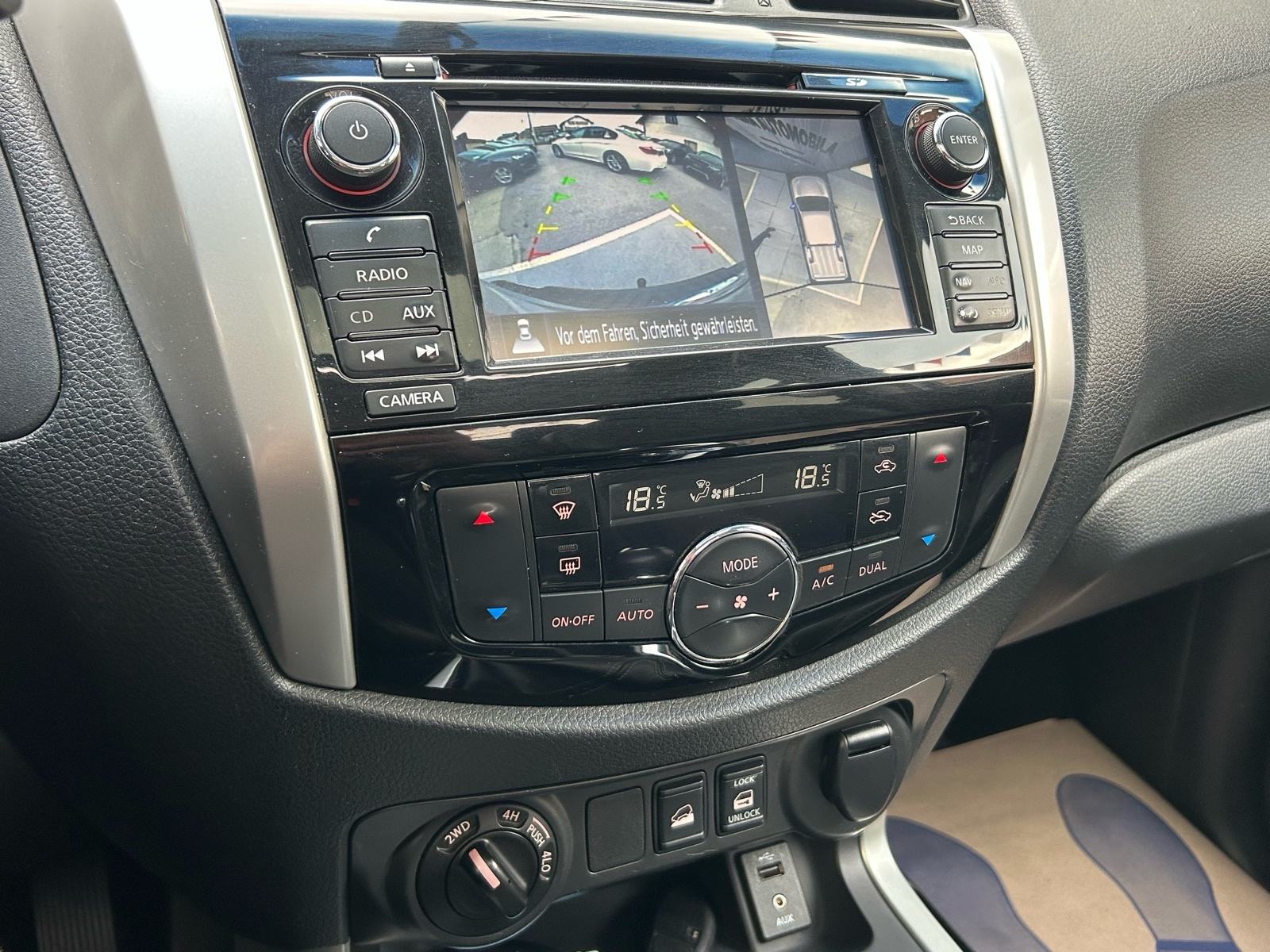 Nissan Navara 2.3 DCI 2017G.4X4 NOVI MODEL N-1 FULL OPREMA ŠIBER XENON, fotografija 18