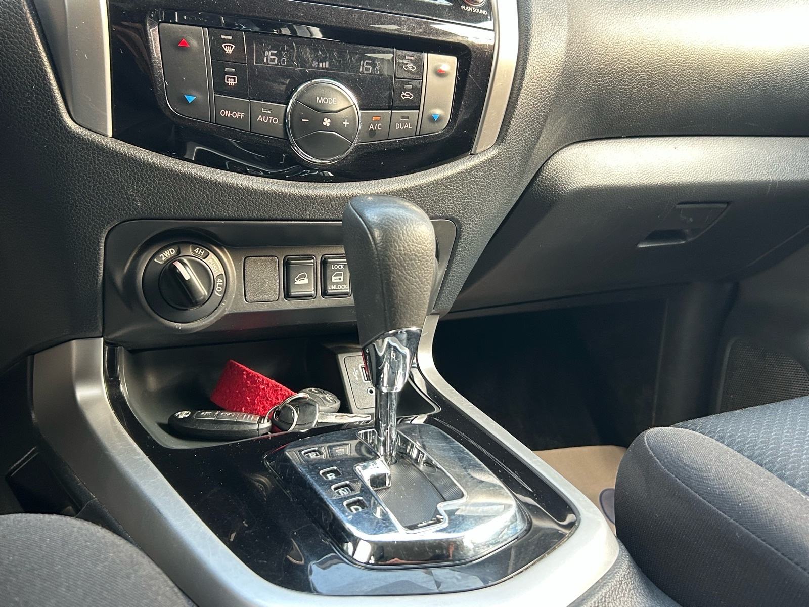 Nissan Navara 2.3 DCI AUTOMATIK 2019G.4X4 NOVI MODEL N-1 FULL OPREMA, fotografija 20