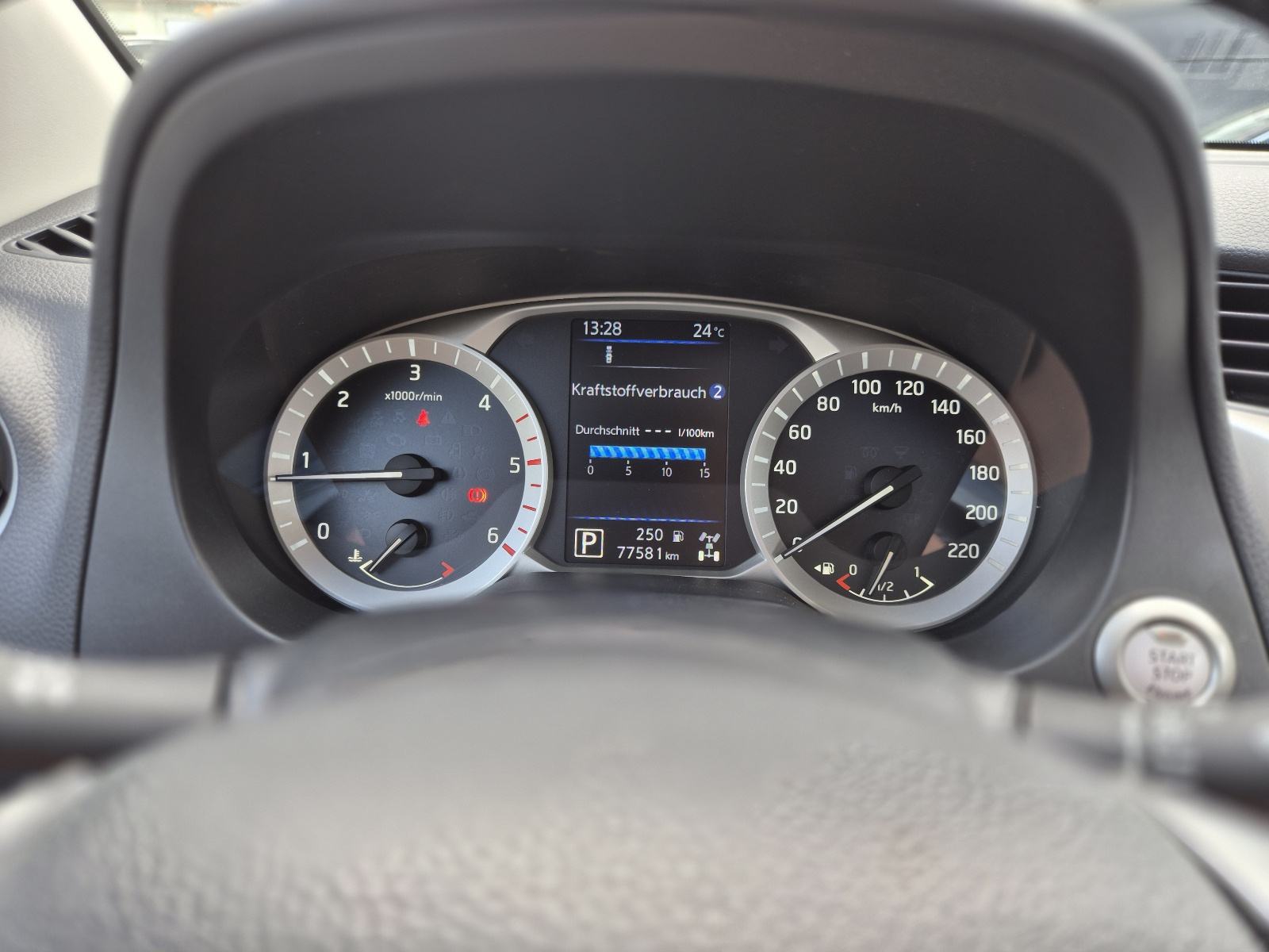 Nissan Navara 2.3 DCI automatik n-guard Double Cab 4x4 ***77000***KM, fotografija 15