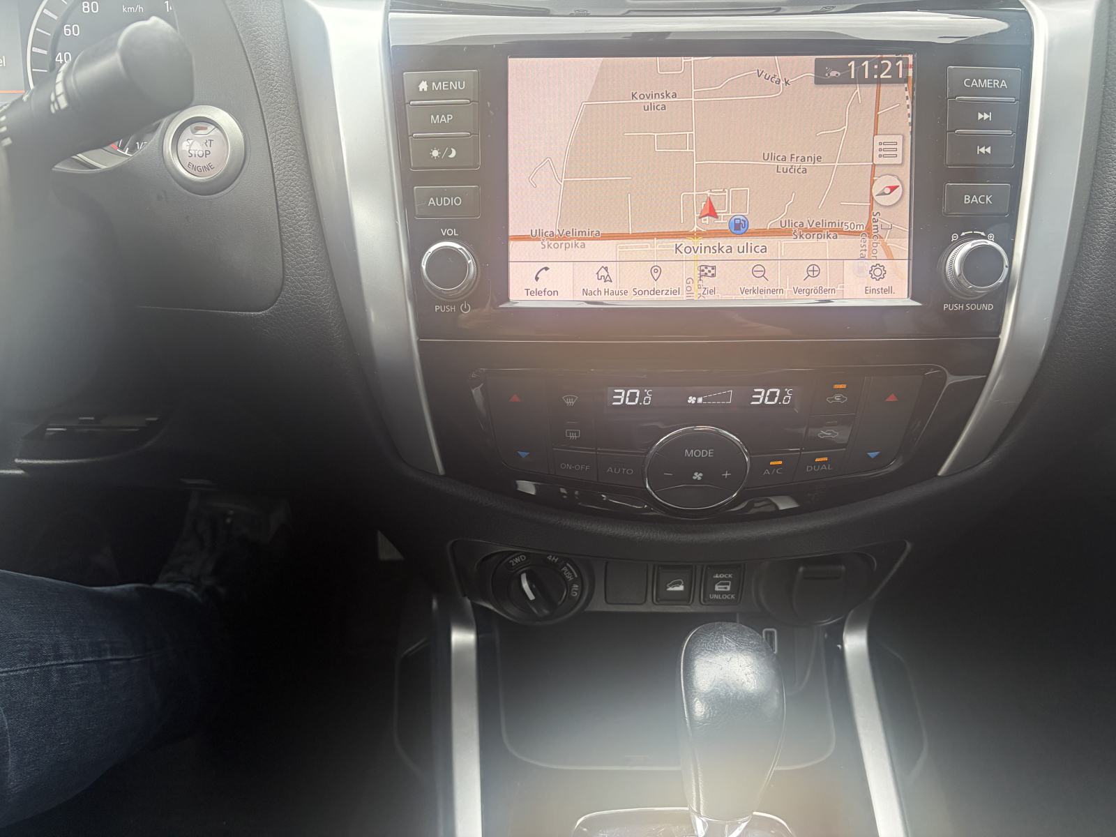 Nissan Navara 2,3D 4WD TEKNA automatik, fotografija 9