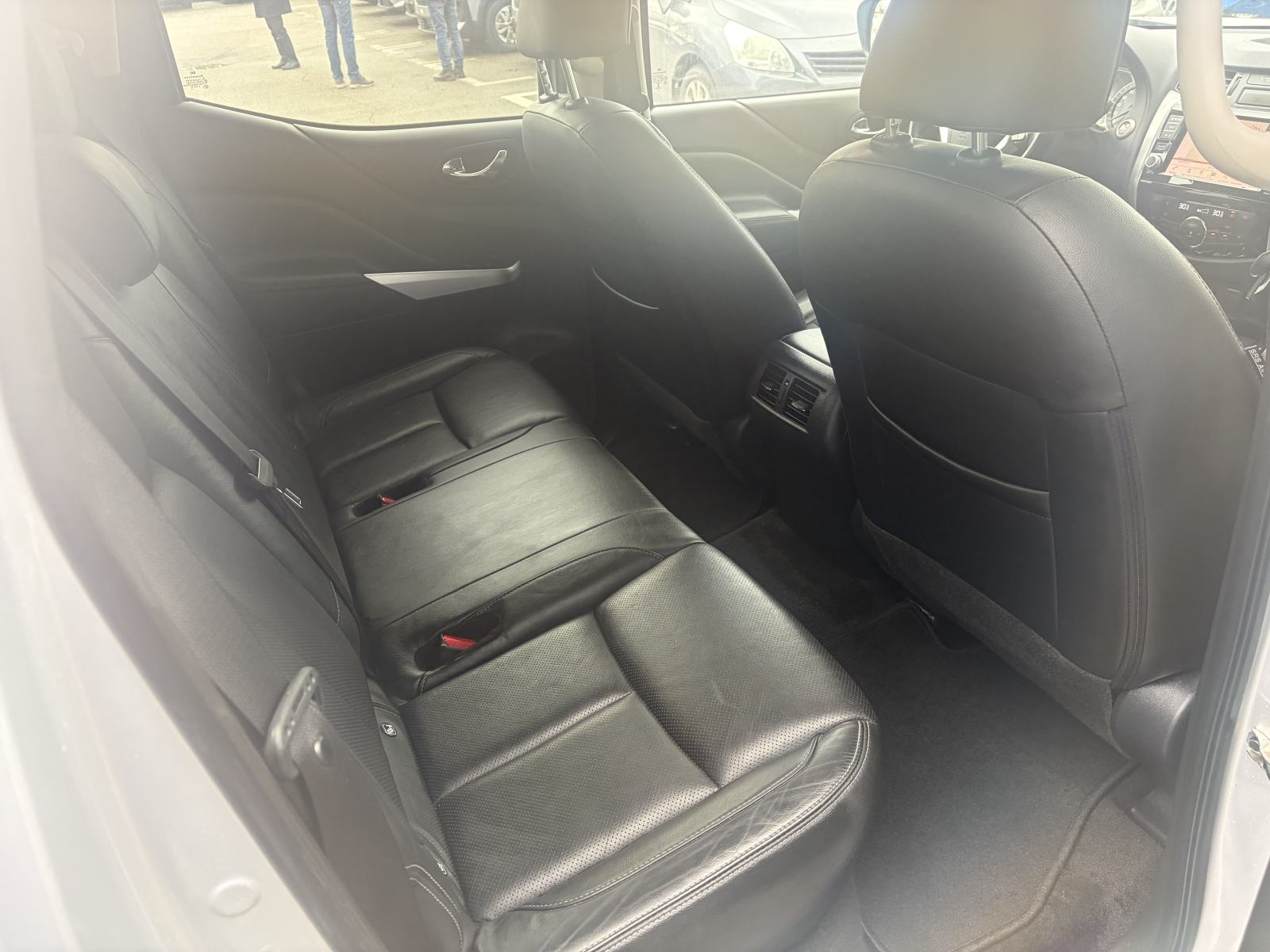 Nissan Navara 2,3D 4WD TEKNA automatik, fotografija 12
