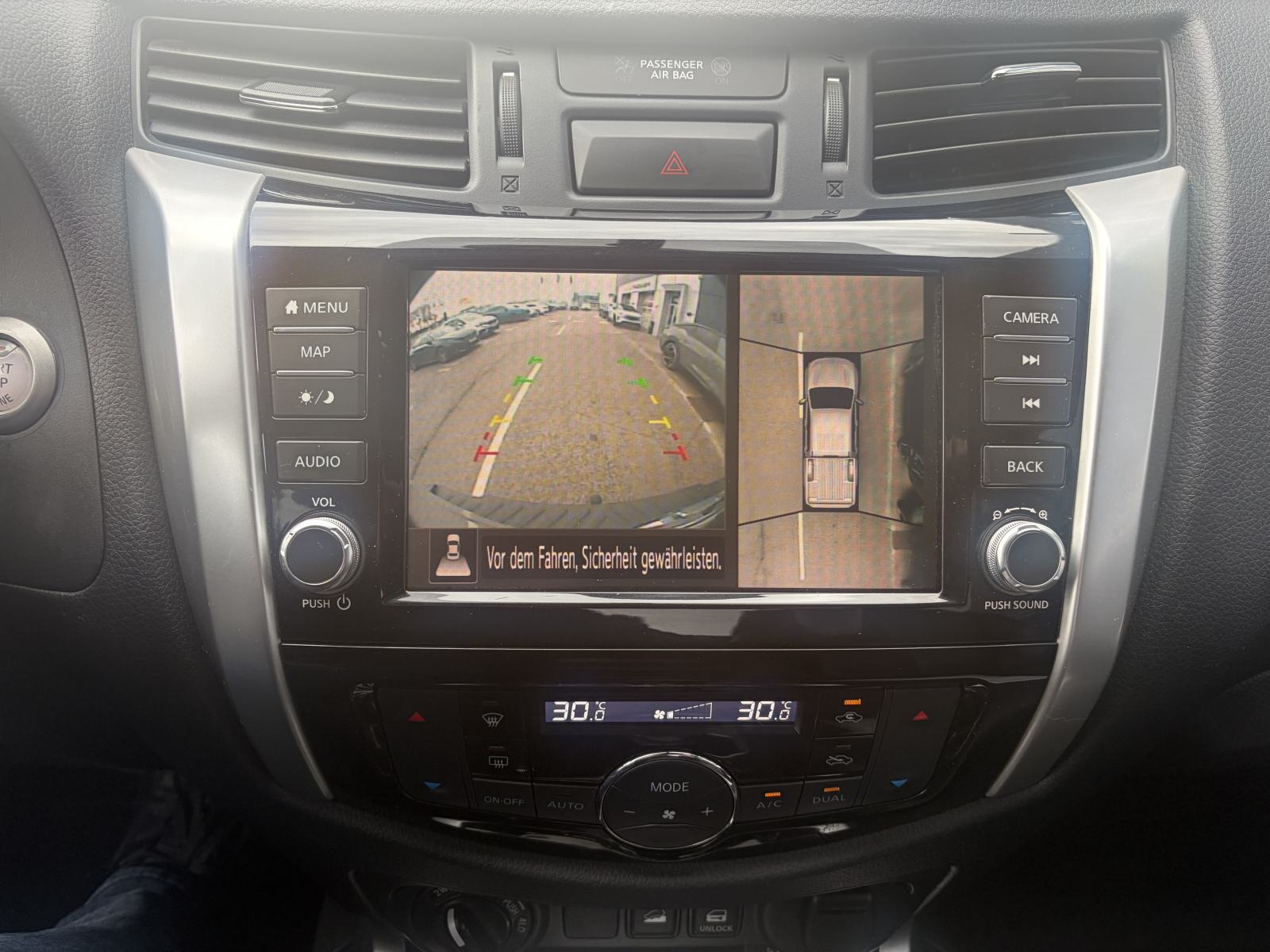 Nissan Navara 2,3D 4WD TEKNA automatik, fotografija 10