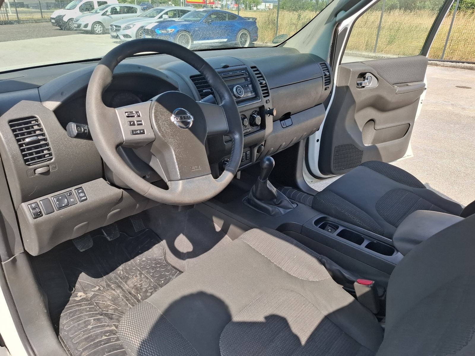 Nissan Navara 2.5 D N1 SA 4 SJEDALA 4X4-KLIMA-GRIJANJE SJEDALA, fotografija 10