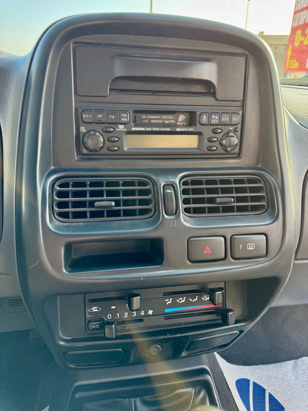 Nissan Navara 2,5 TDI 4X4 KingCab—159.000km—4 SJEDALA—REG.GOD.DANA—TOP, fotografija 19