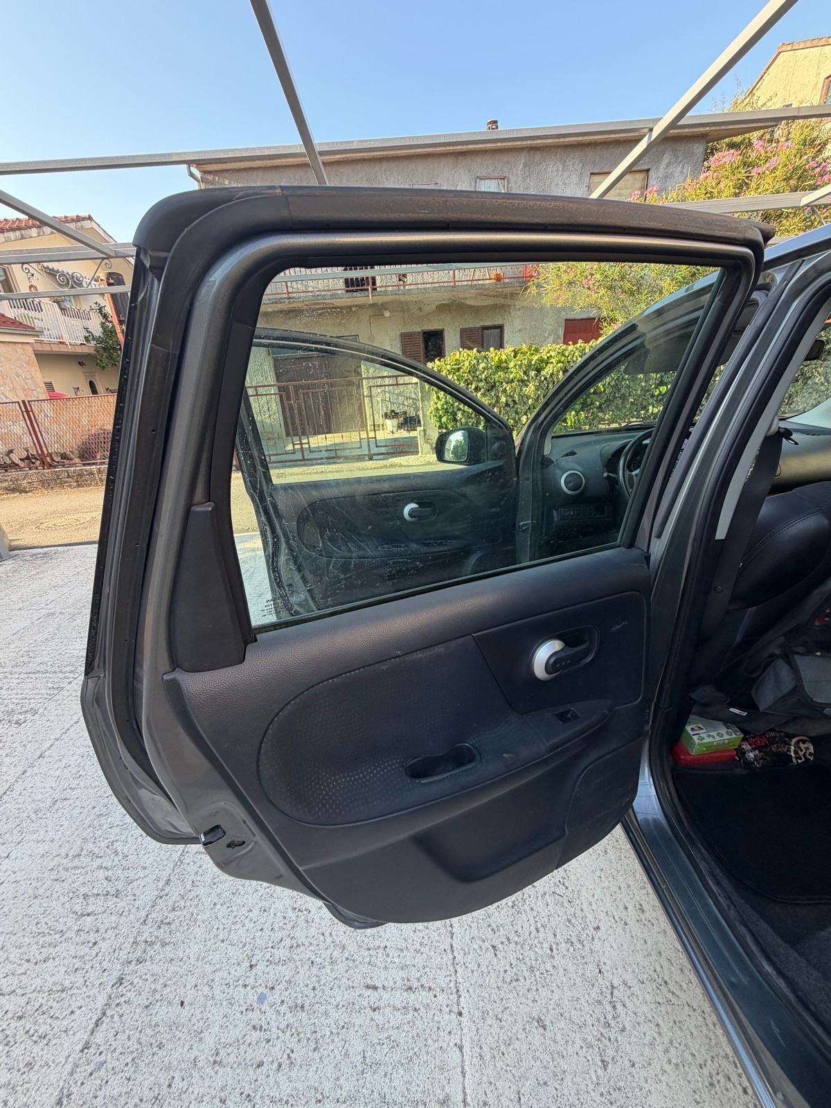 Nissan Note 1,4 16V, fotografija 12