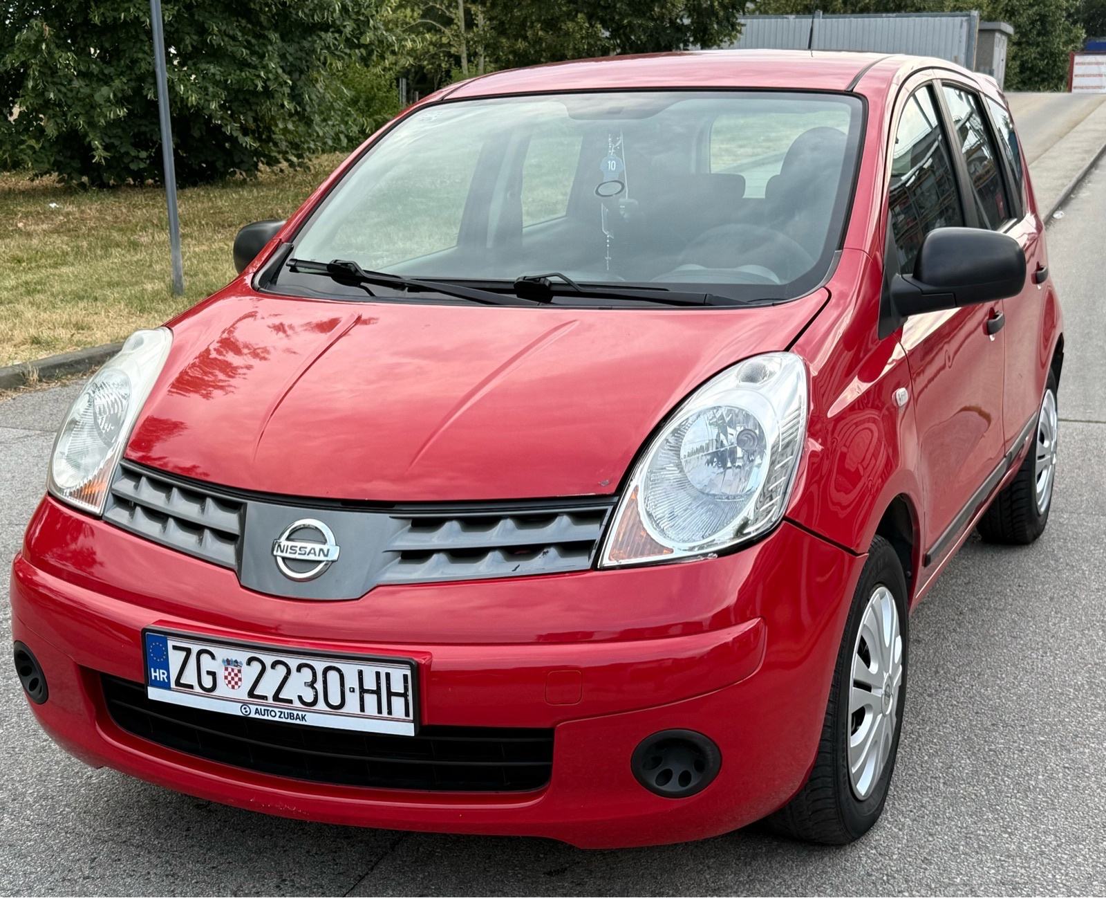NISSAN NOTE 1.4 i•HR.AUTO•KLIMA•REGISTRIRAN•ODLIČAN, pogled izvana - slika 2